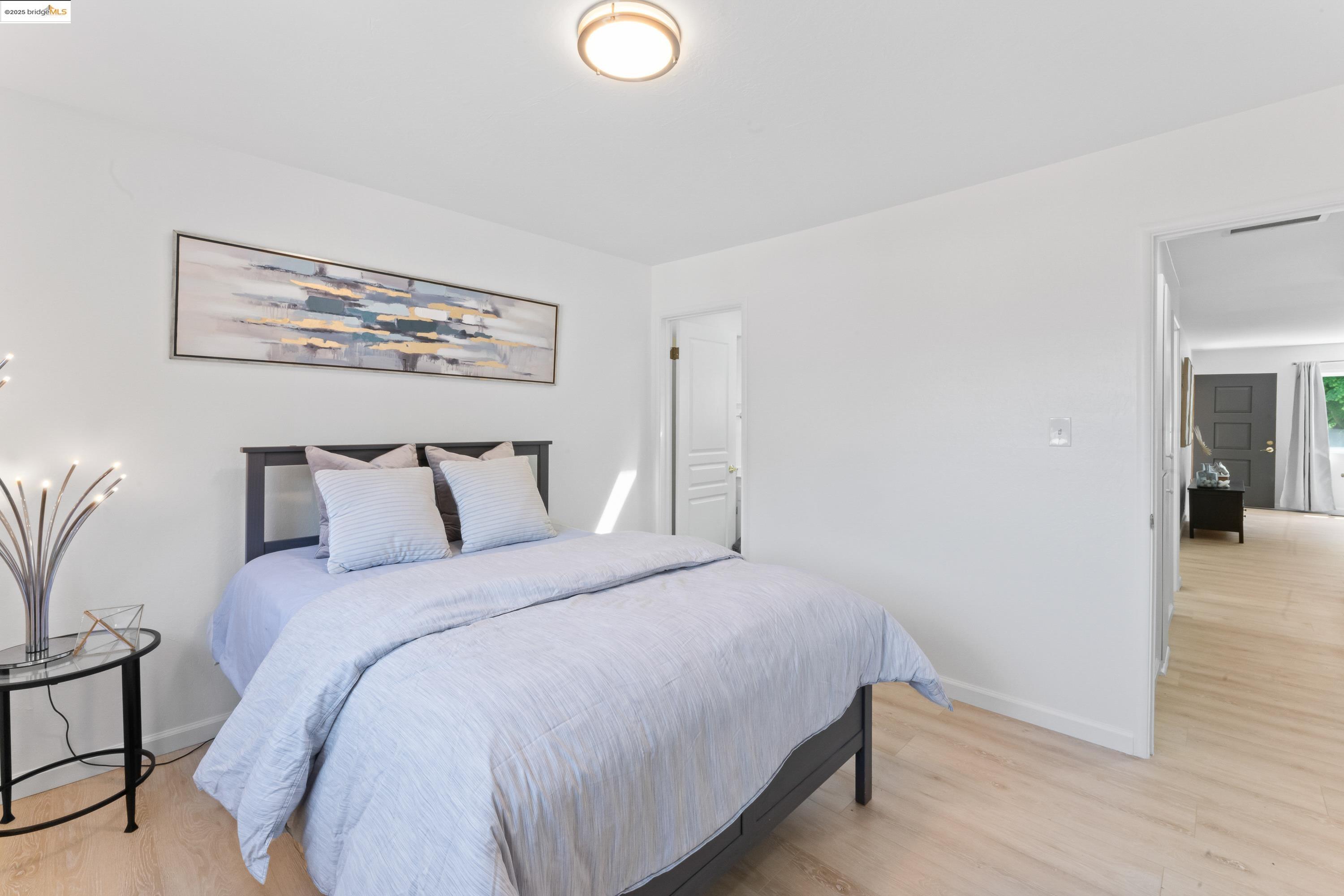 Detail Gallery Image 13 of 31 For 2305 Marlin Court, Pinole,  CA 94564 - 3 Beds | 2 Baths