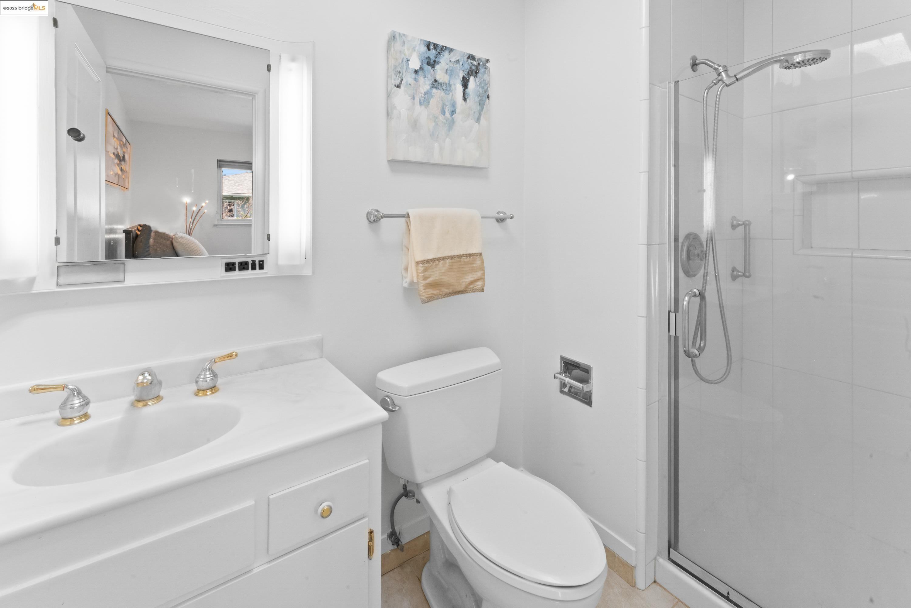 Detail Gallery Image 14 of 31 For 2305 Marlin Court, Pinole,  CA 94564 - 3 Beds | 2 Baths