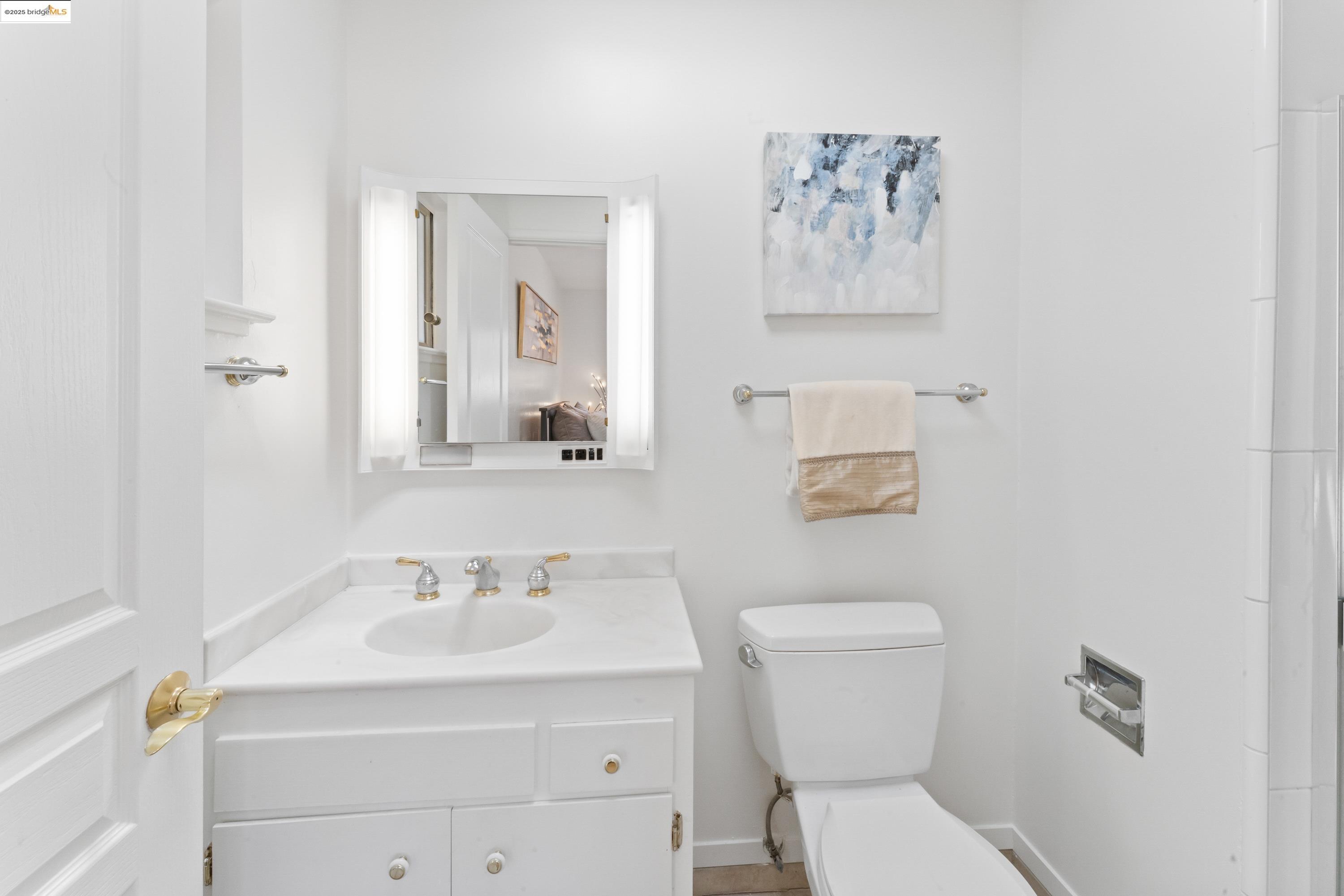 Detail Gallery Image 15 of 31 For 2305 Marlin Court, Pinole,  CA 94564 - 3 Beds | 2 Baths