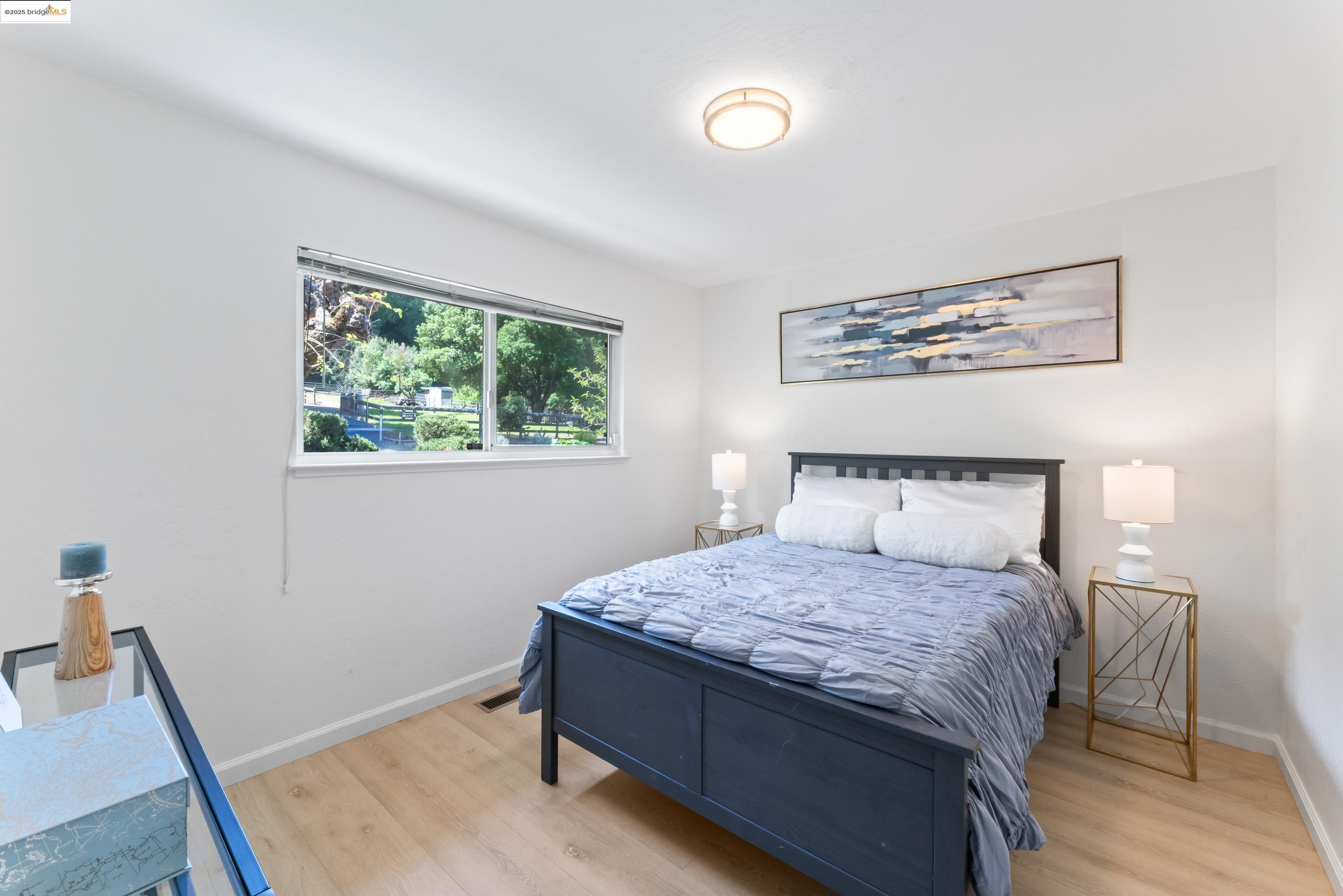 Detail Gallery Image 17 of 31 For 2305 Marlin Court, Pinole,  CA 94564 - 3 Beds | 2 Baths