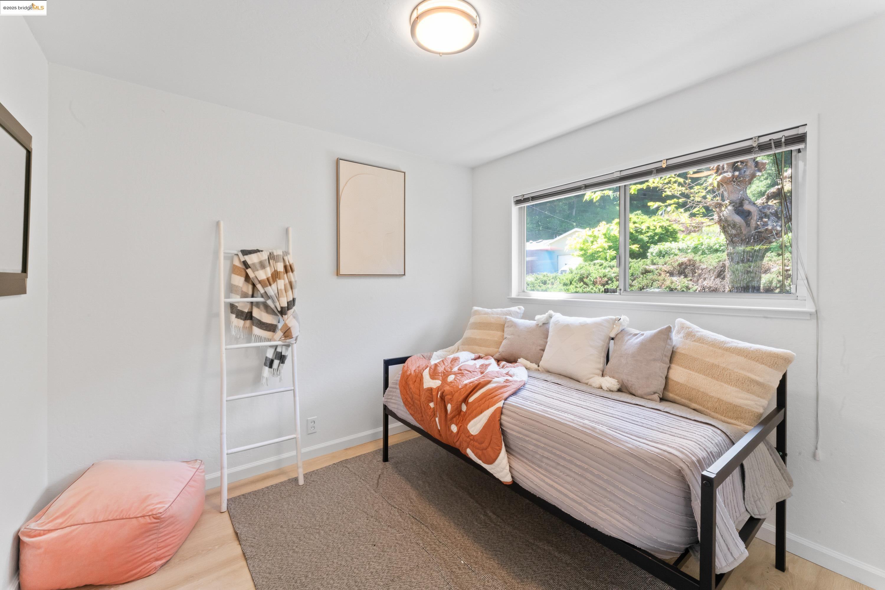 Detail Gallery Image 19 of 31 For 2305 Marlin Court, Pinole,  CA 94564 - 3 Beds | 2 Baths