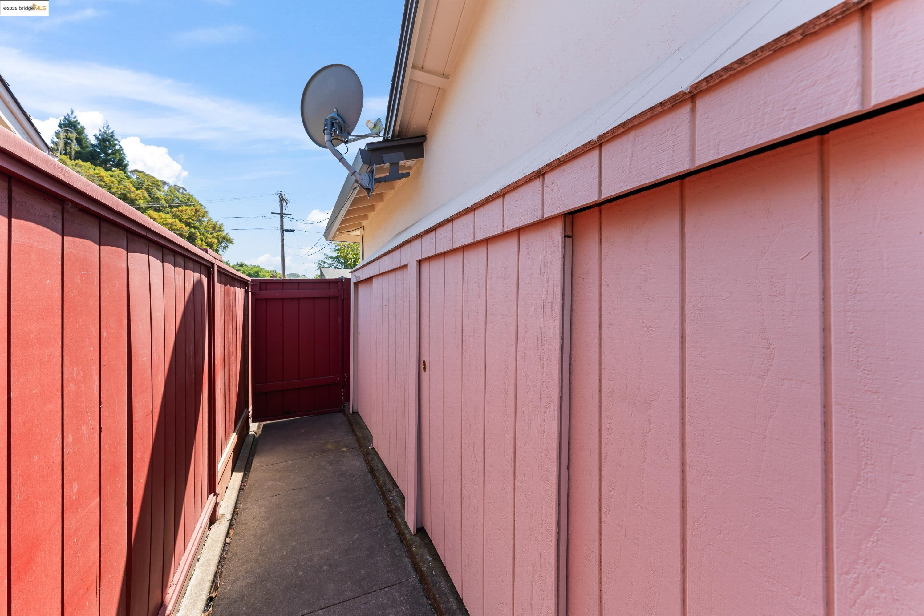 Detail Gallery Image 31 of 31 For 2305 Marlin Court, Pinole,  CA 94564 - 3 Beds | 2 Baths