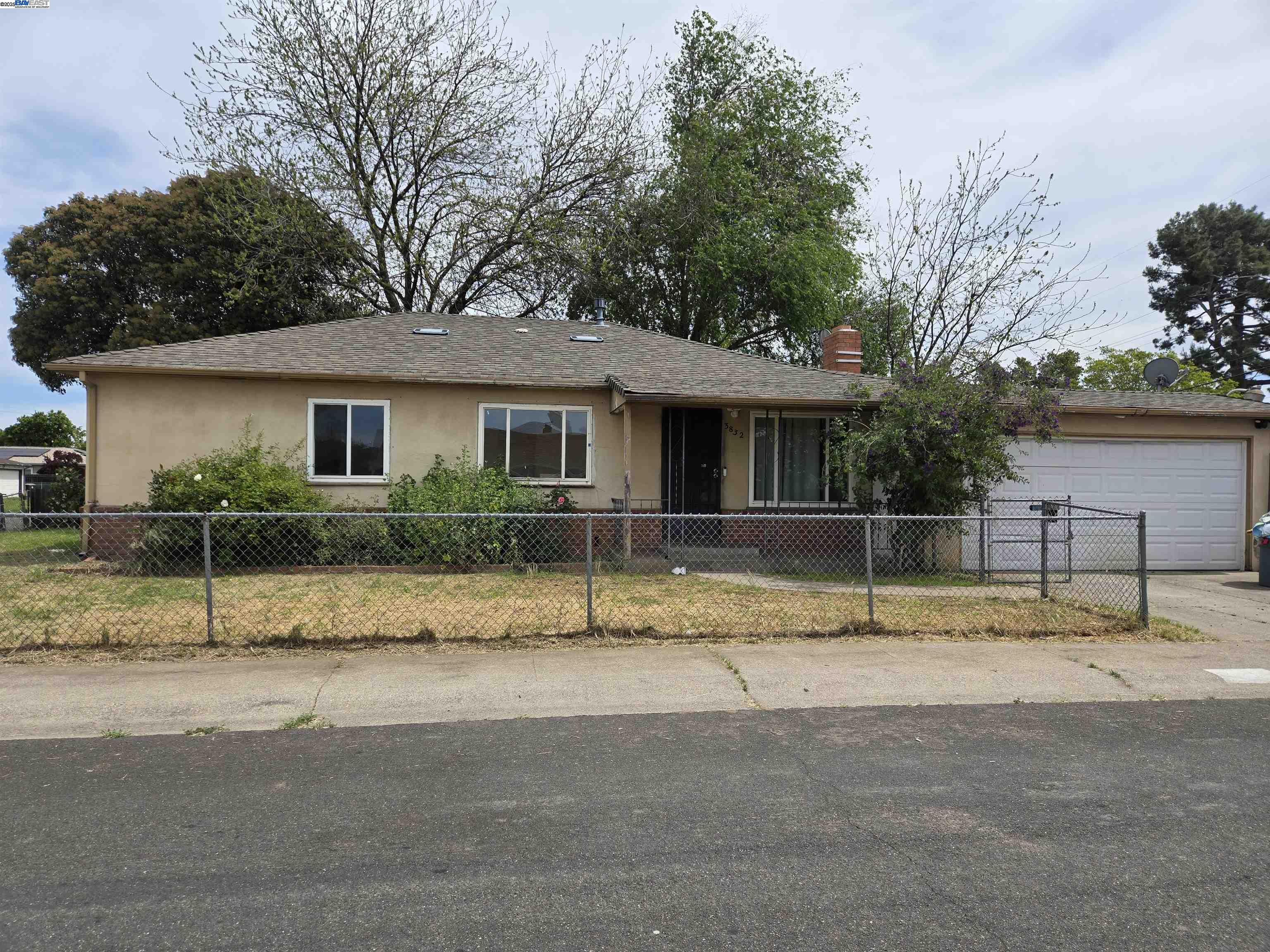 Detail Gallery Image 1 of 12 For 3832 Marine Ave, Stockton,  CA 95204 - 3 Beds | 1 Baths