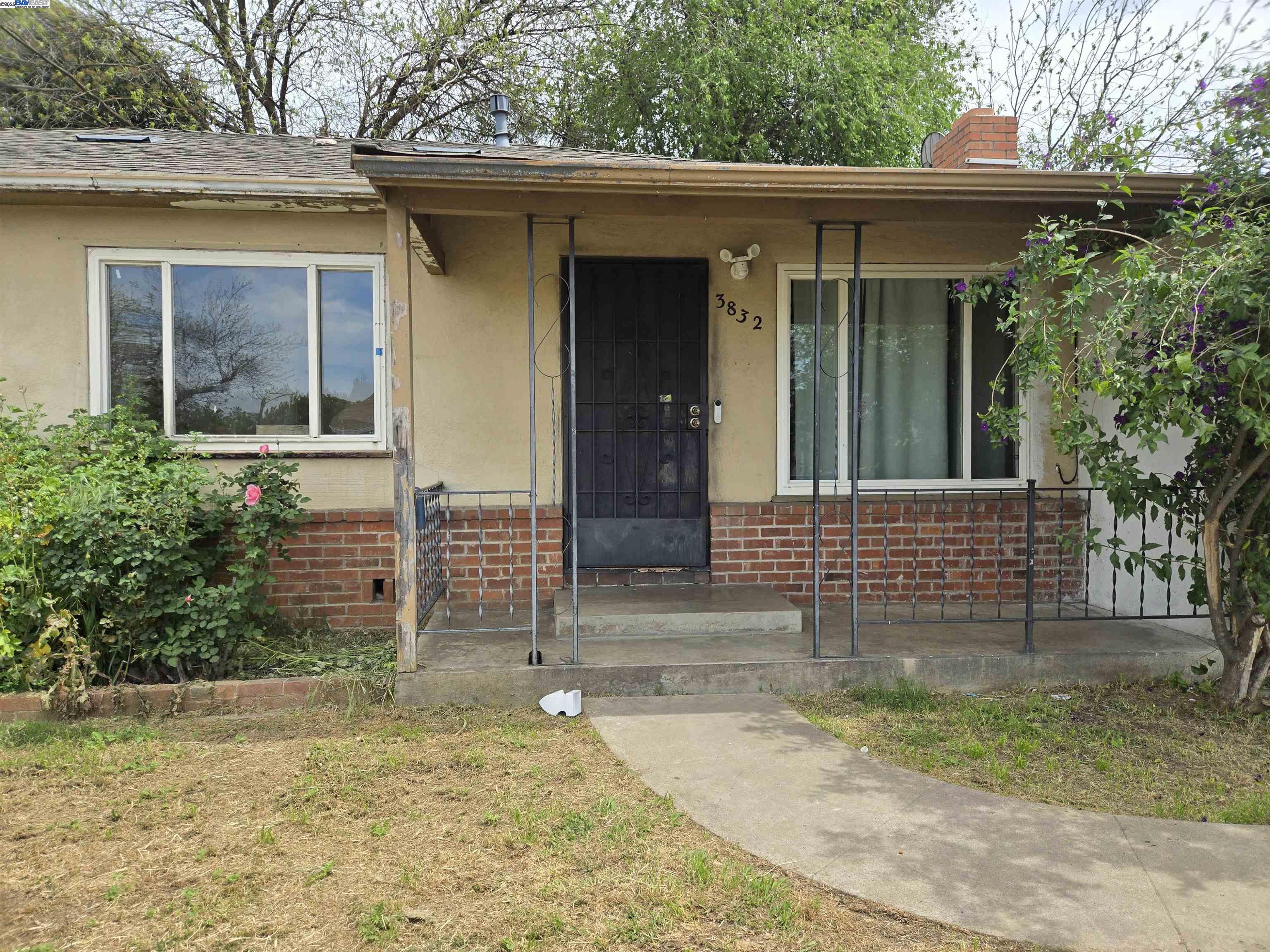 Detail Gallery Image 3 of 12 For 3832 Marine Ave, Stockton,  CA 95204 - 3 Beds | 1 Baths