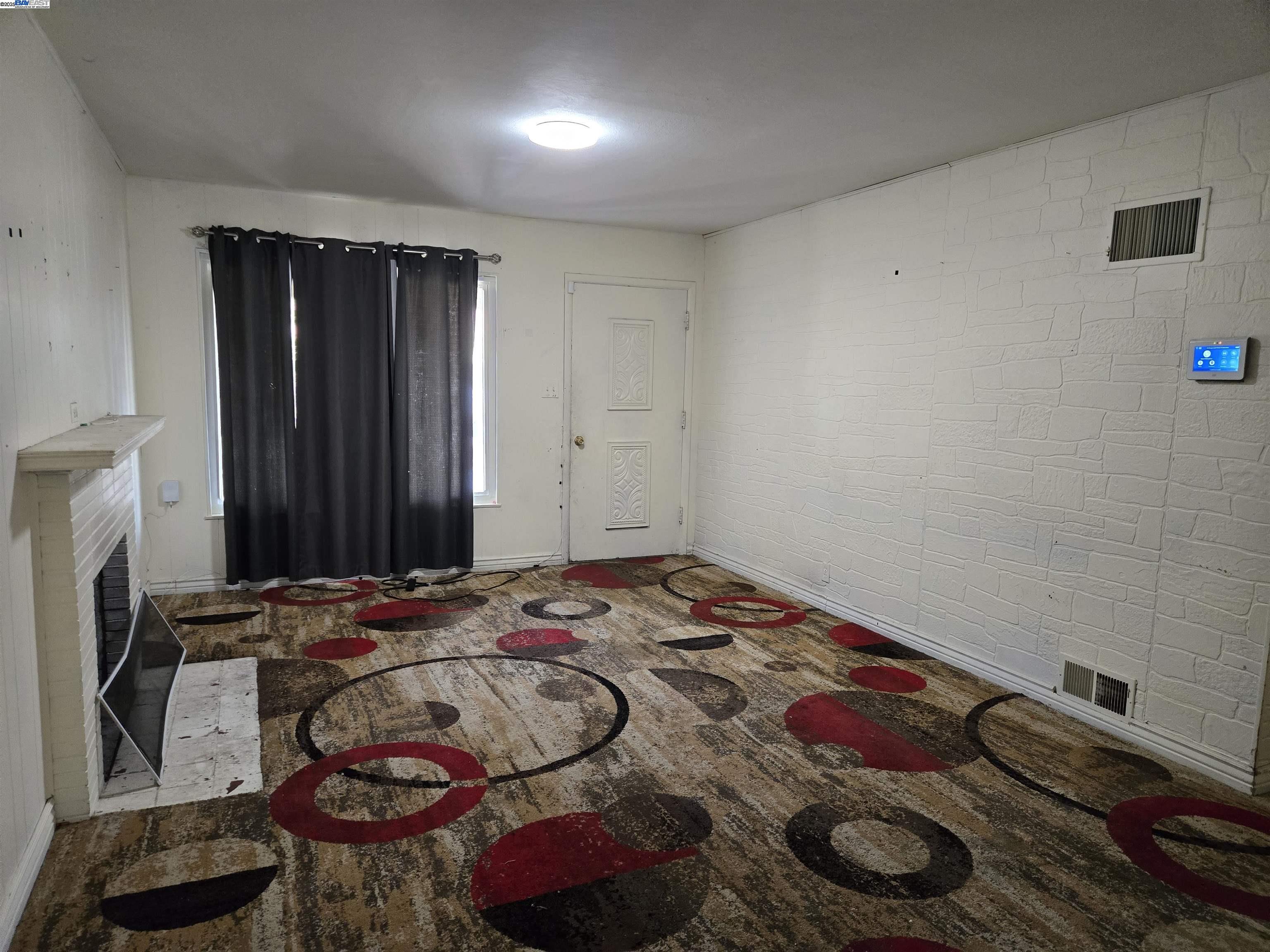 Detail Gallery Image 5 of 12 For 3832 Marine Ave, Stockton,  CA 95204 - 3 Beds | 1 Baths