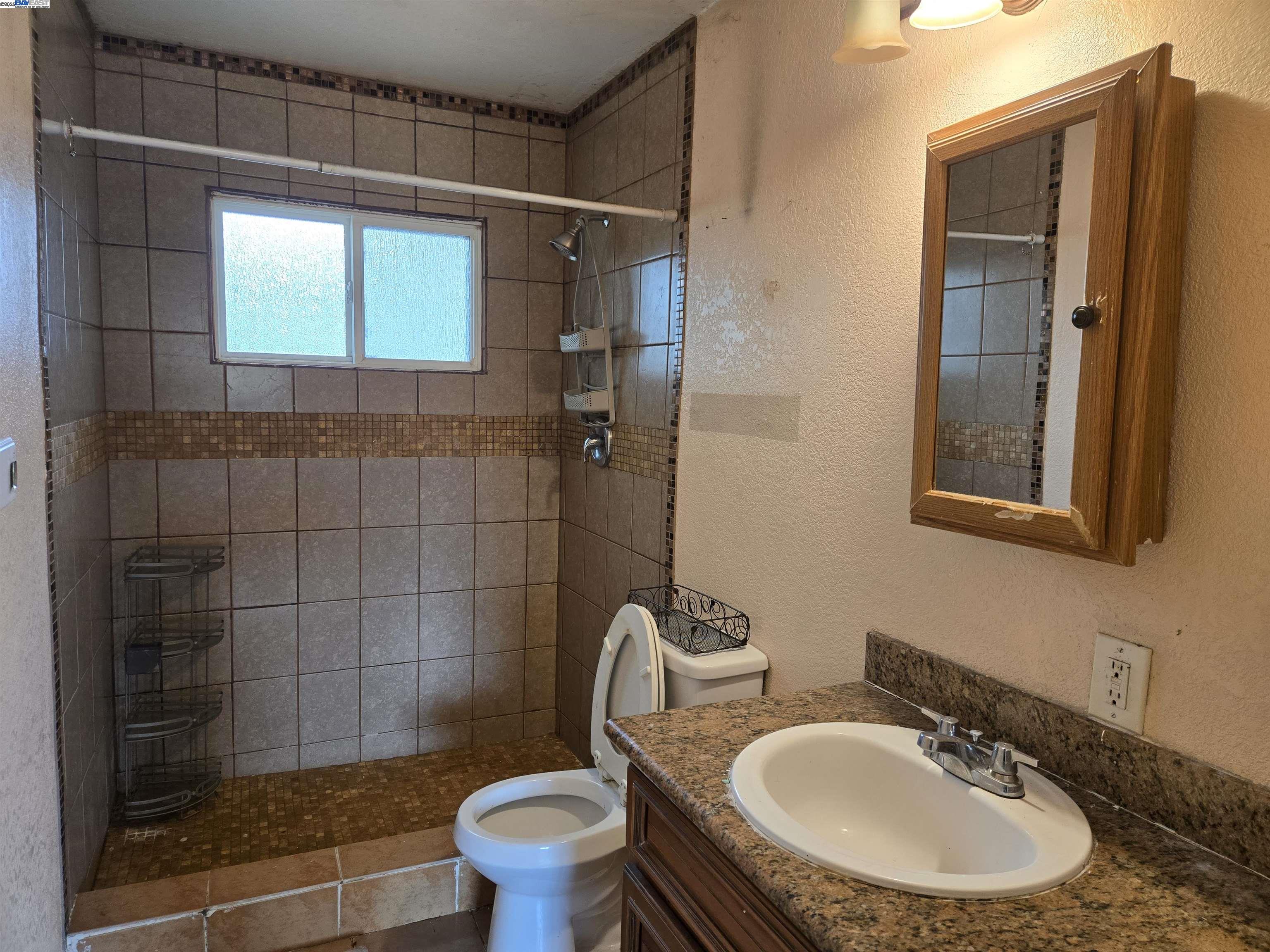 Detail Gallery Image 9 of 12 For 3832 Marine Ave, Stockton,  CA 95204 - 3 Beds | 1 Baths