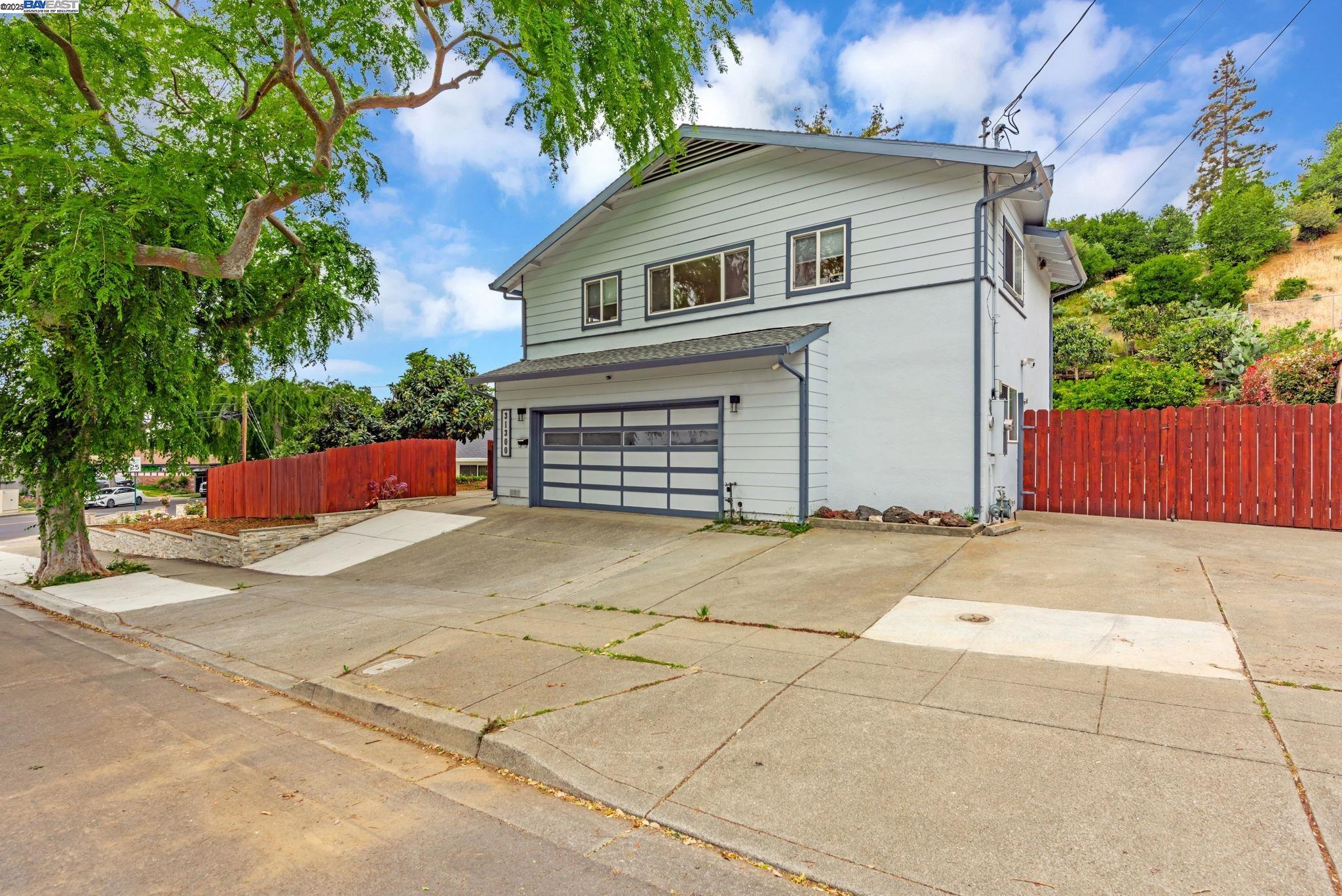 Detail Gallery Image 2 of 54 For 31300 Chicoine Ave, Hayward,  CA 94544 - 5 Beds | 4 Baths