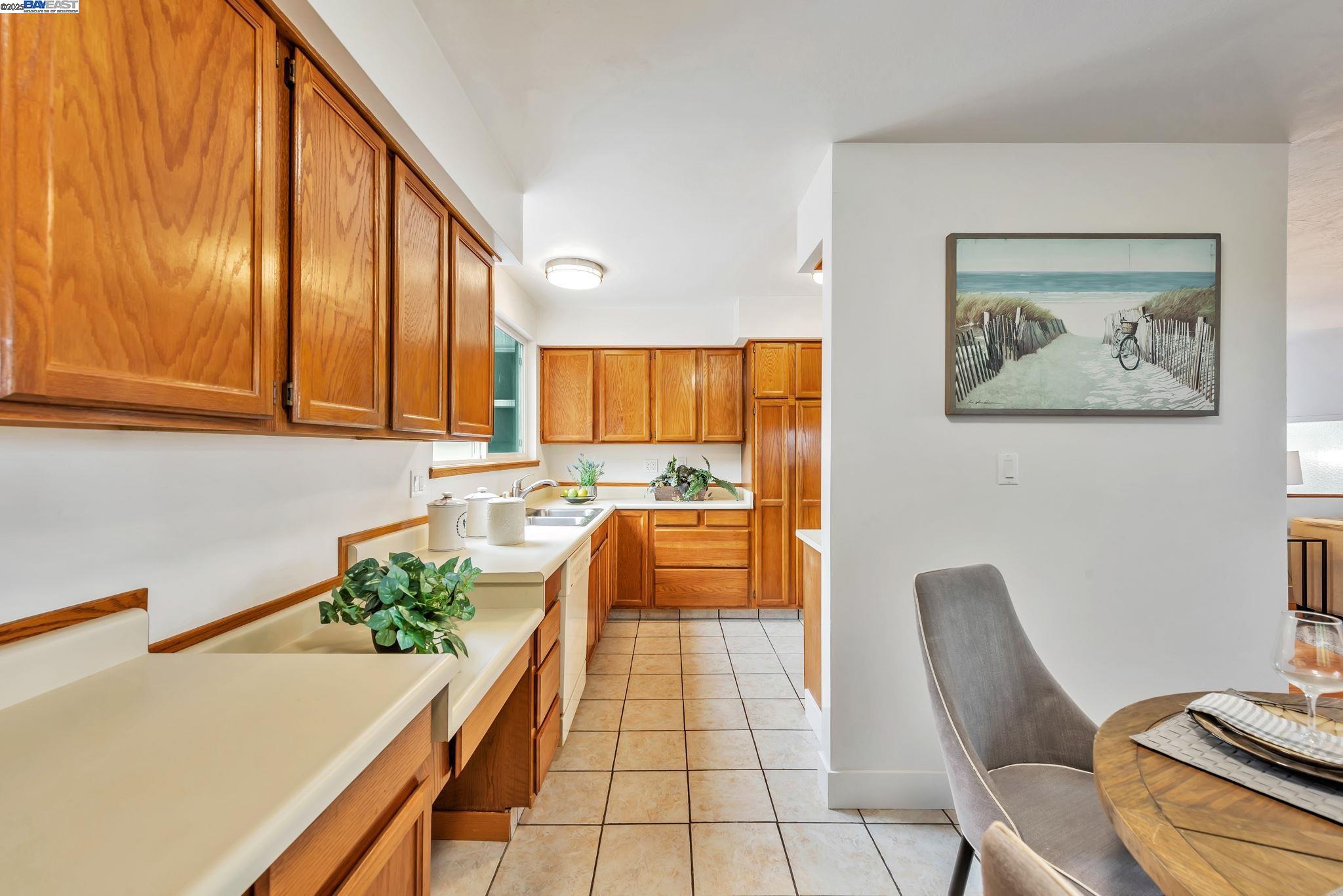 Detail Gallery Image 20 of 54 For 31300 Chicoine Ave, Hayward,  CA 94544 - 5 Beds | 4 Baths