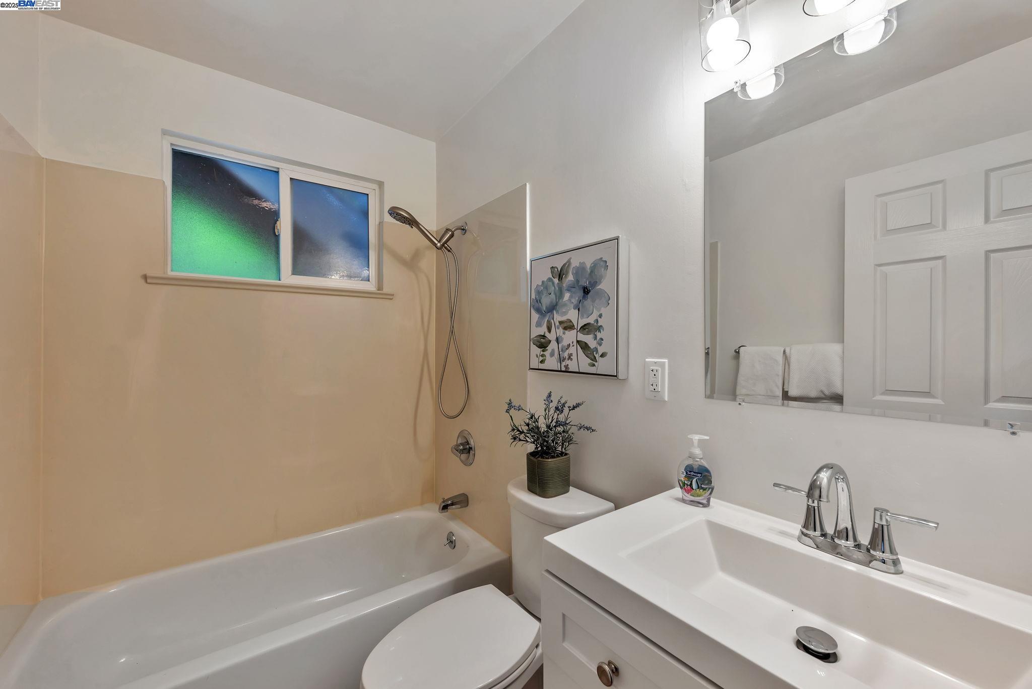 Detail Gallery Image 41 of 54 For 31300 Chicoine Ave, Hayward,  CA 94544 - 5 Beds | 4 Baths