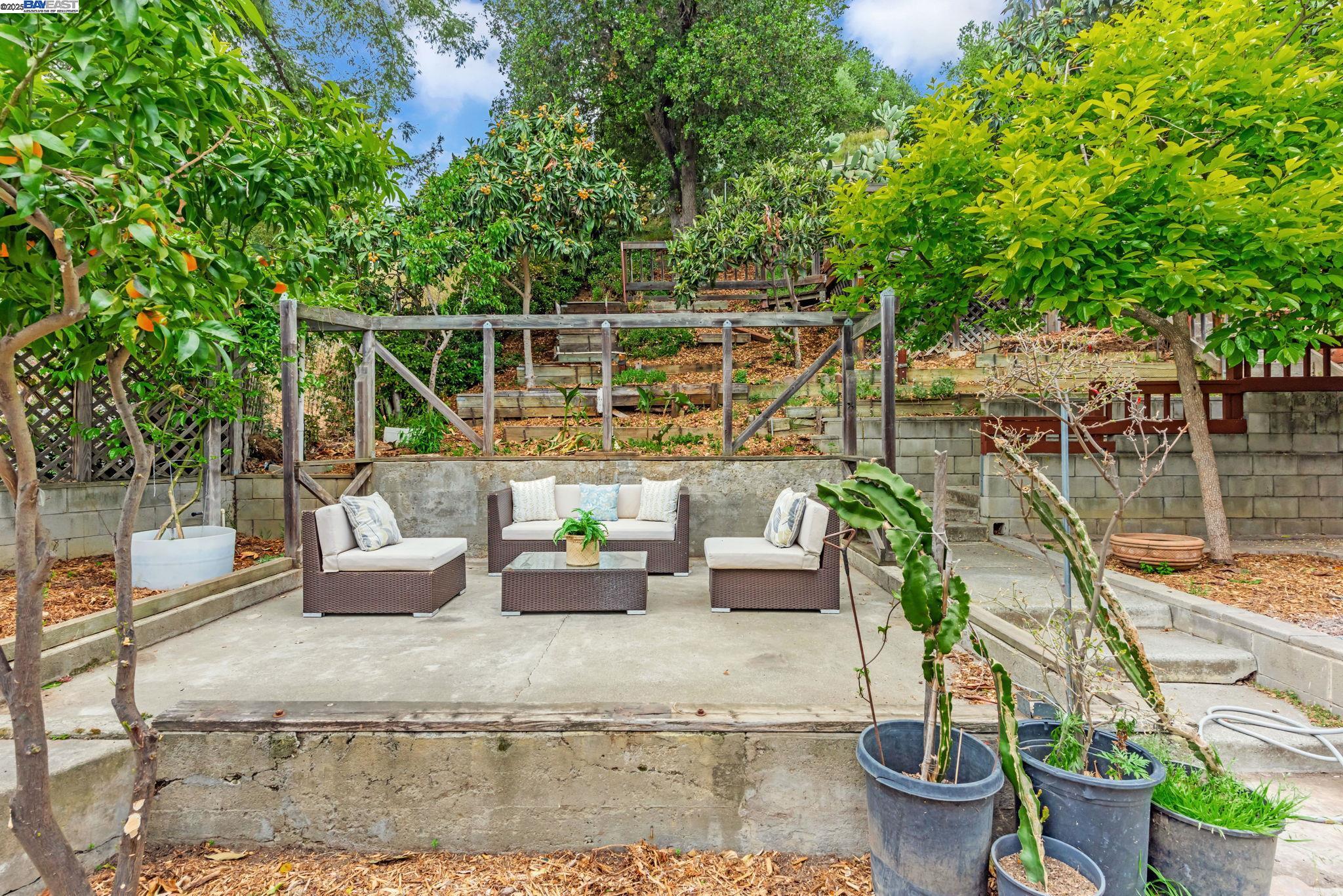 Detail Gallery Image 51 of 54 For 31300 Chicoine Ave, Hayward,  CA 94544 - 5 Beds | 4 Baths