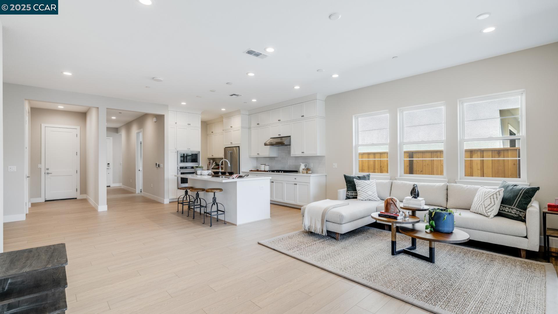 Detail Gallery Image 3 of 30 For 2872 Feeley Ave, Tracy,  CA 95377 - 2 Beds | 2 Baths