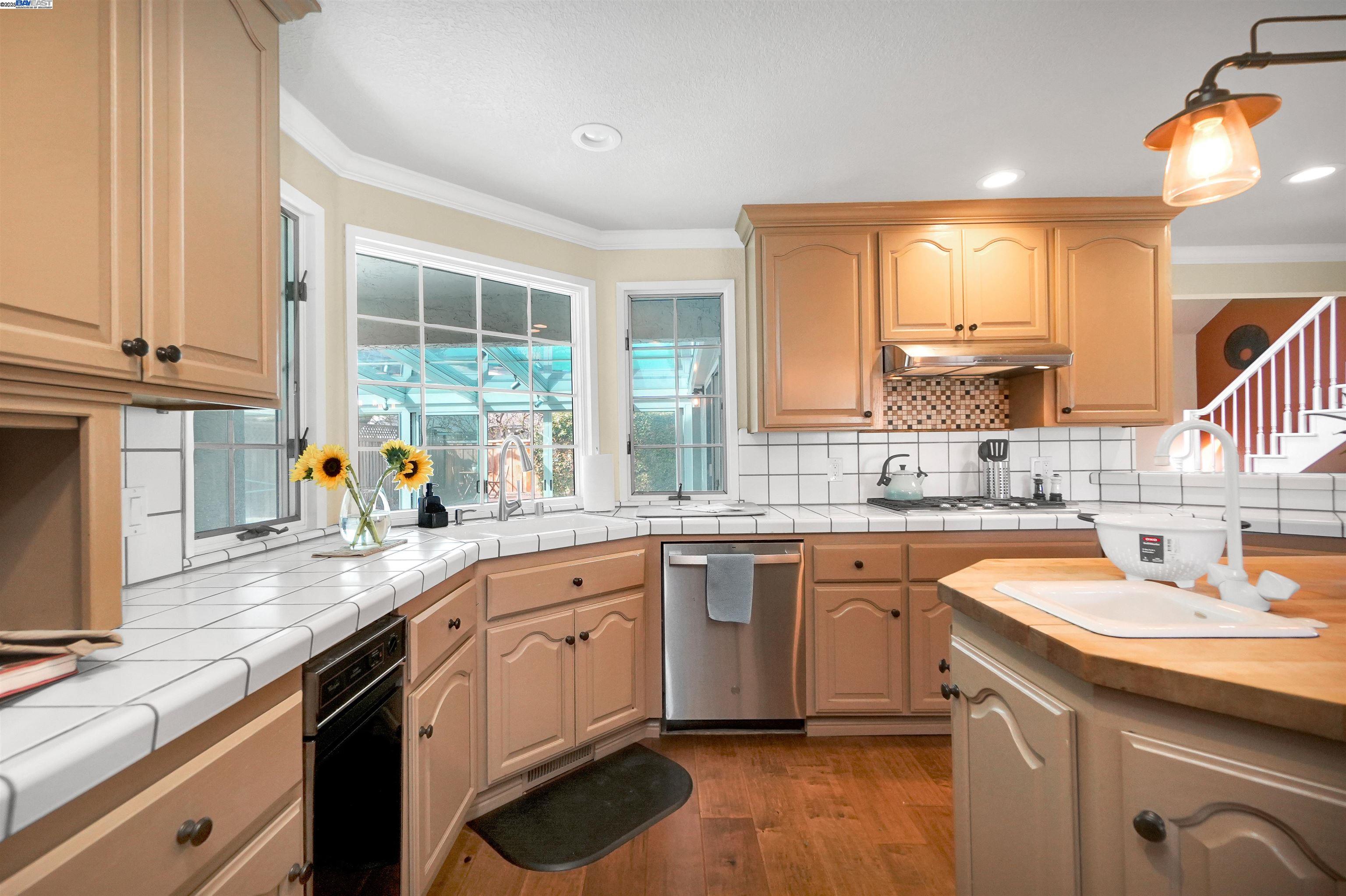 Detail Gallery Image 15 of 34 For 3232 Flemington Ct, Pleasanton,  CA 94588 - 3 Beds | 3 Baths