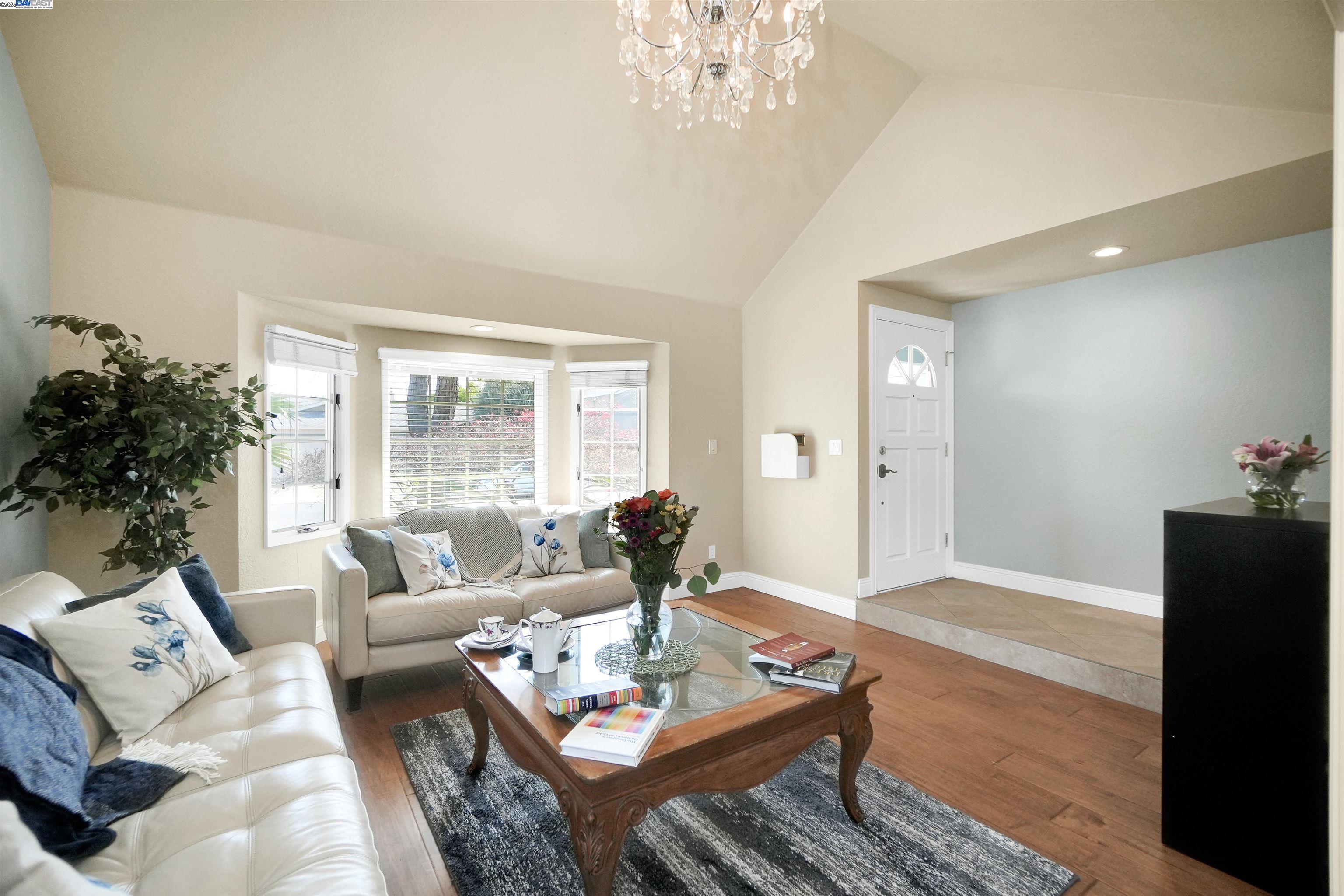 Detail Gallery Image 9 of 34 For 3232 Flemington Ct, Pleasanton,  CA 94588 - 3 Beds | 3 Baths