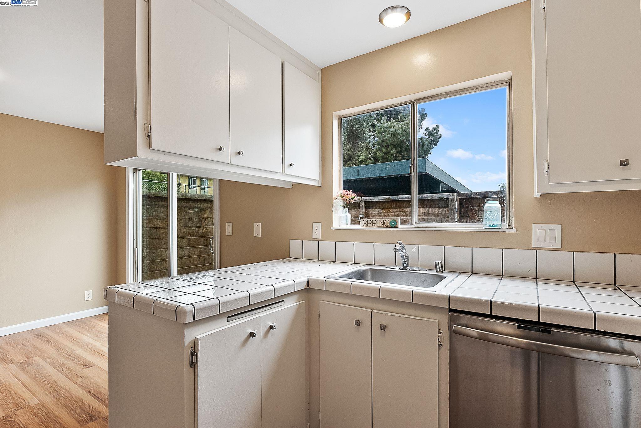 Detail Gallery Image 20 of 37 For 3300 Northwood Dr Unit D #D,  Concord,  CA 94520 - 3 Beds | 1/1 Baths