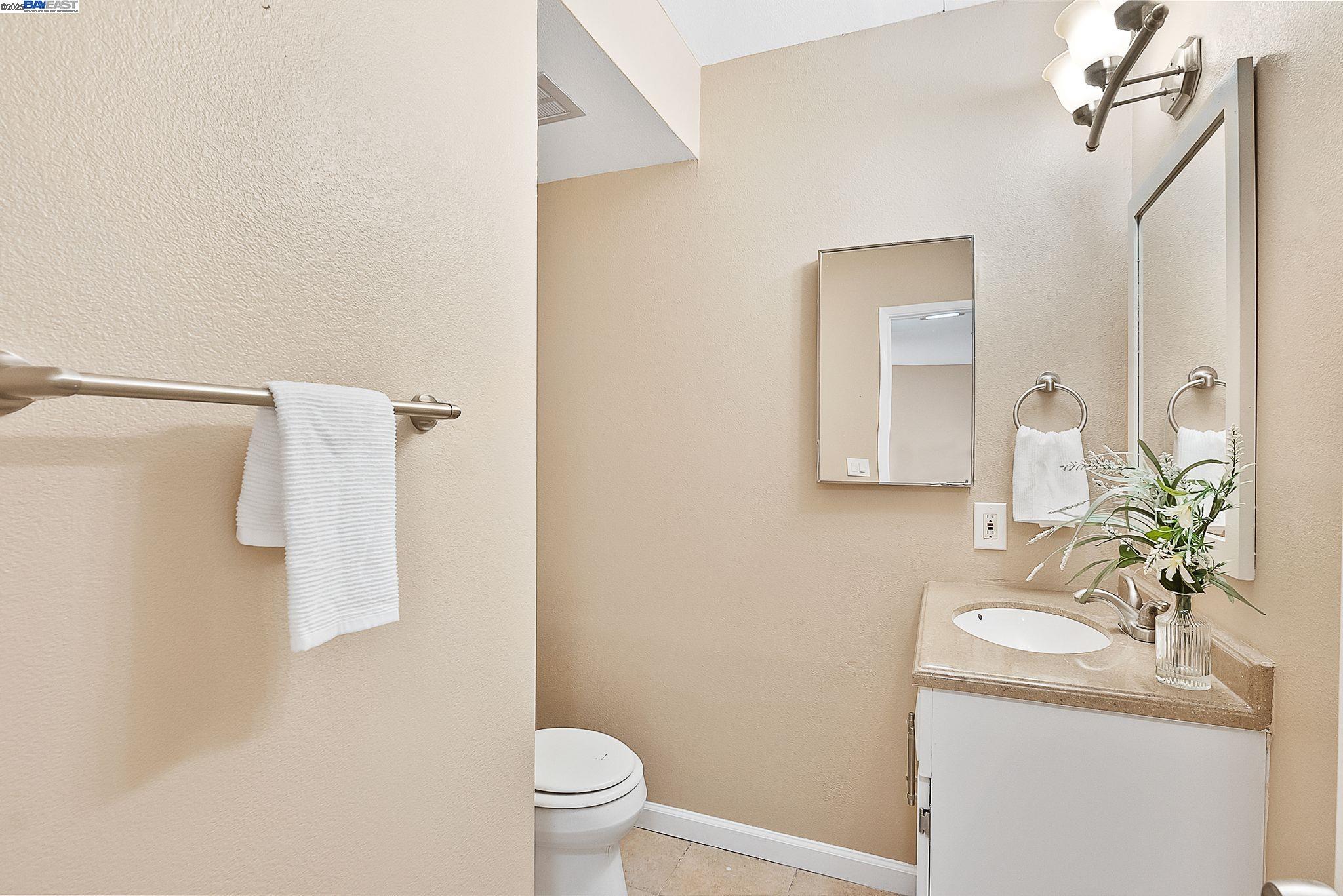 Detail Gallery Image 22 of 37 For 3300 Northwood Dr Unit D #D,  Concord,  CA 94520 - 3 Beds | 1/1 Baths
