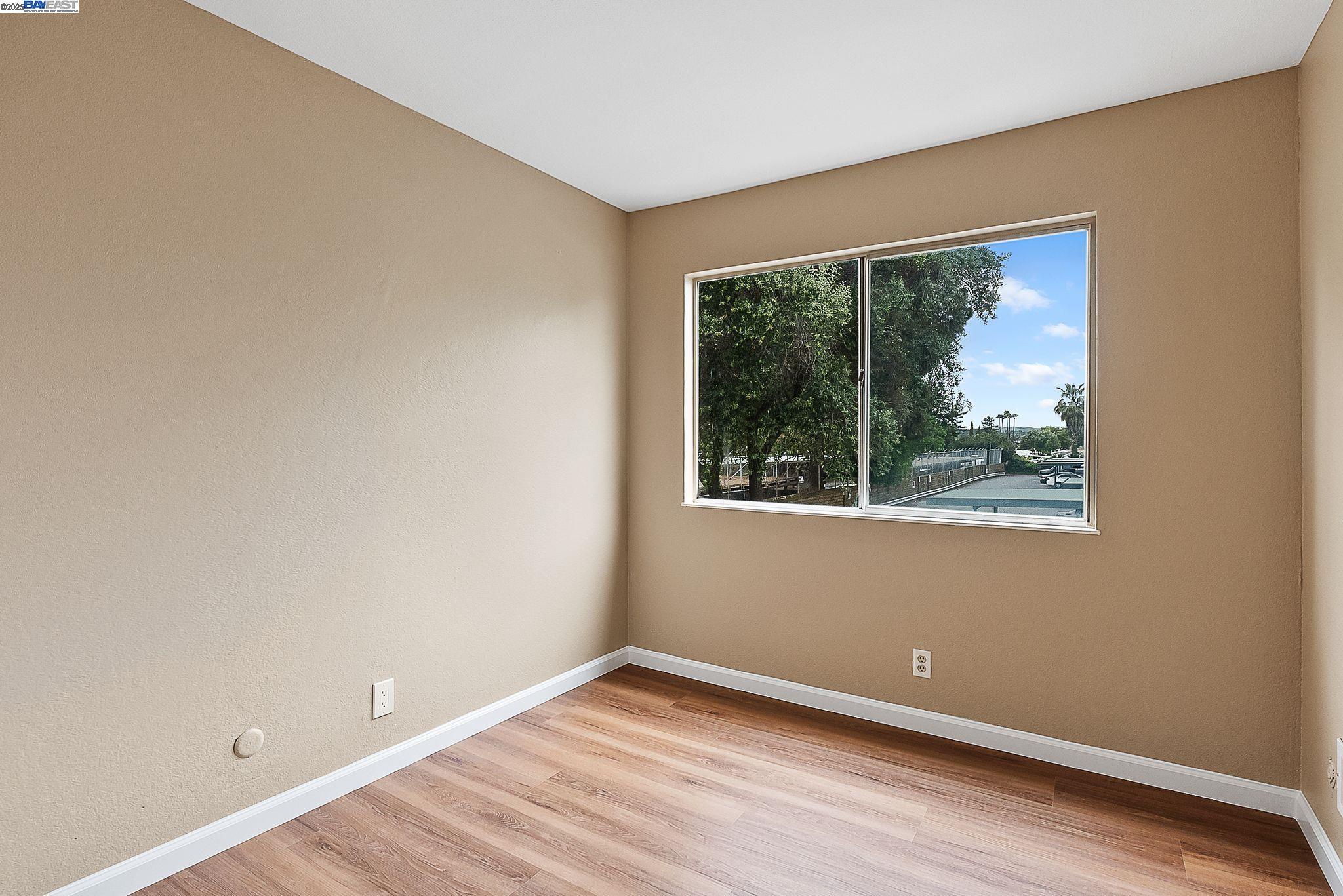Detail Gallery Image 24 of 37 For 3300 Northwood Dr Unit D #D,  Concord,  CA 94520 - 3 Beds | 1/1 Baths