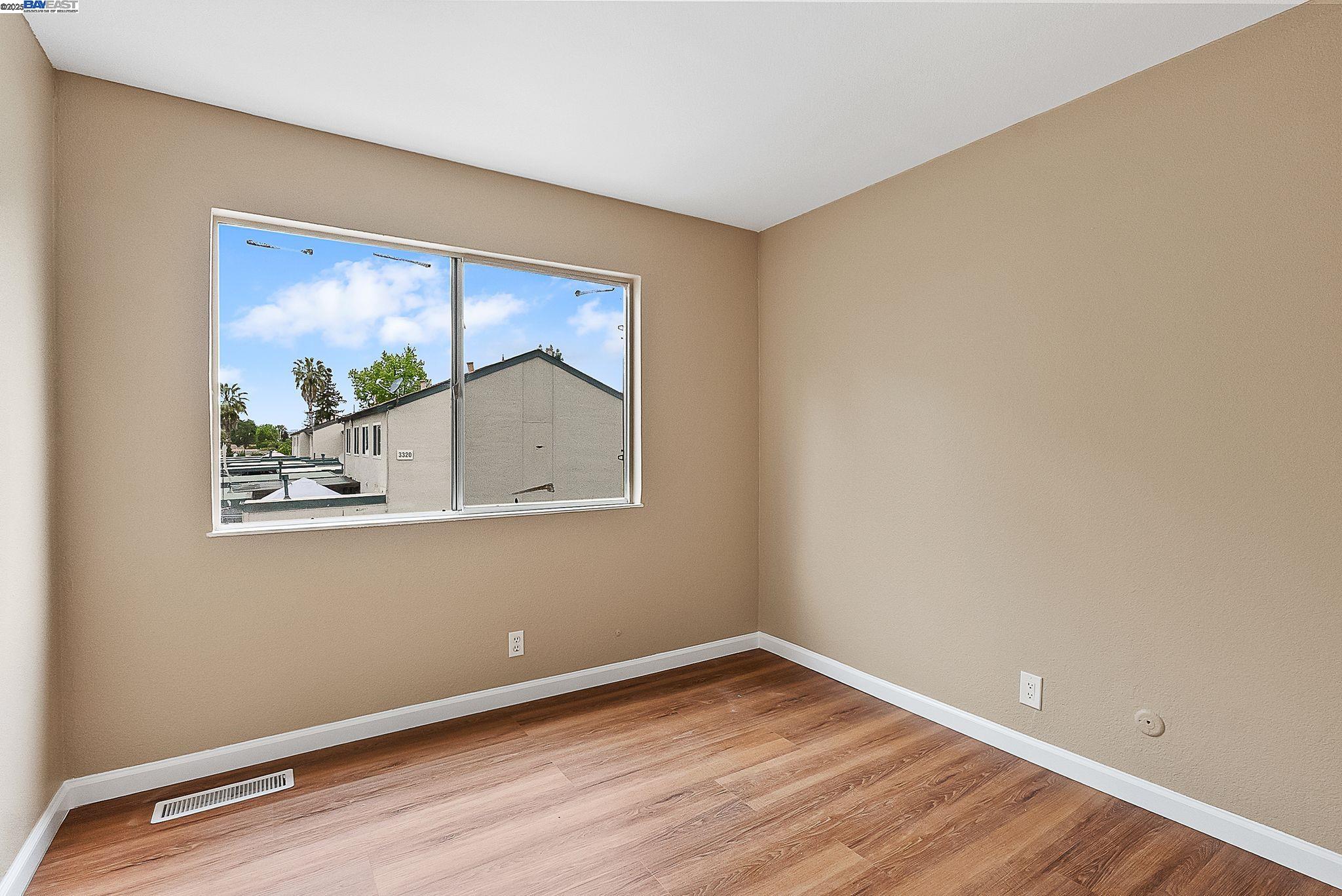 Detail Gallery Image 27 of 37 For 3300 Northwood Dr Unit D #D,  Concord,  CA 94520 - 3 Beds | 1/1 Baths