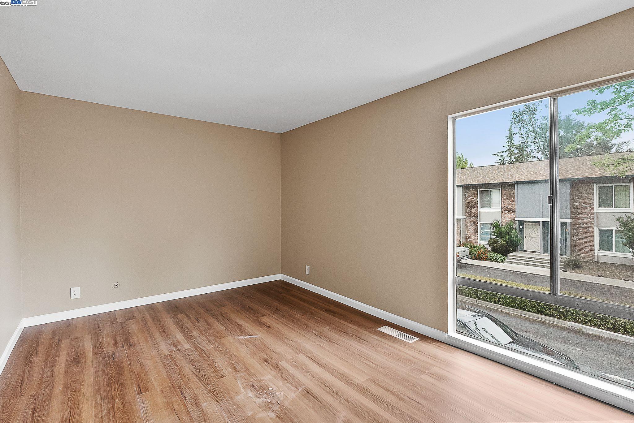 Detail Gallery Image 31 of 37 For 3300 Northwood Dr Unit D #D,  Concord,  CA 94520 - 3 Beds | 1/1 Baths