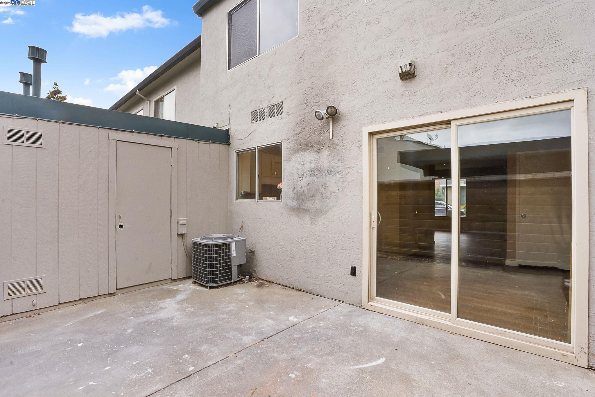 Detail Gallery Image 35 of 37 For 3300 Northwood Dr Unit D #D,  Concord,  CA 94520 - 3 Beds | 1/1 Baths