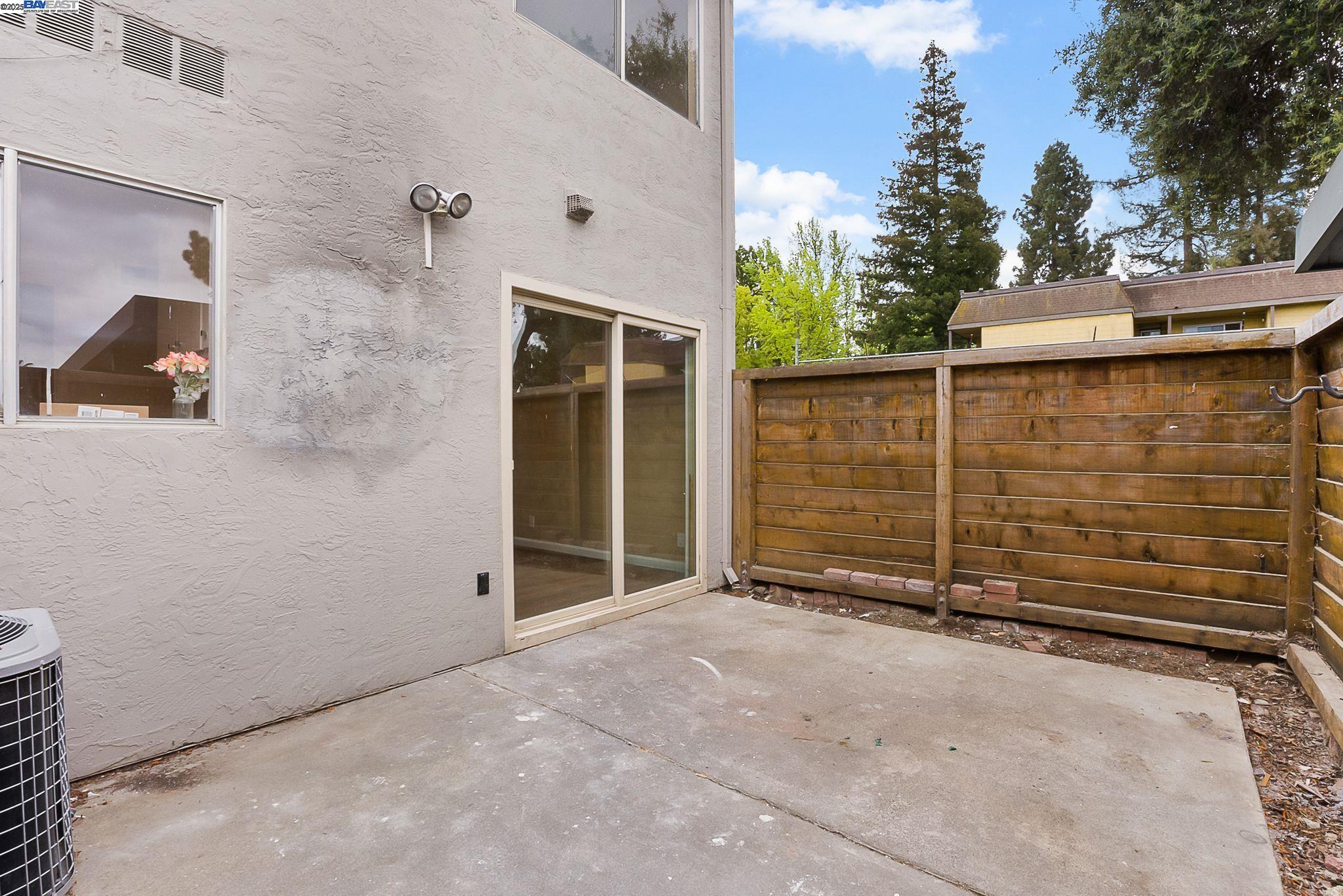 Detail Gallery Image 36 of 37 For 3300 Northwood Dr Unit D #D,  Concord,  CA 94520 - 3 Beds | 1/1 Baths