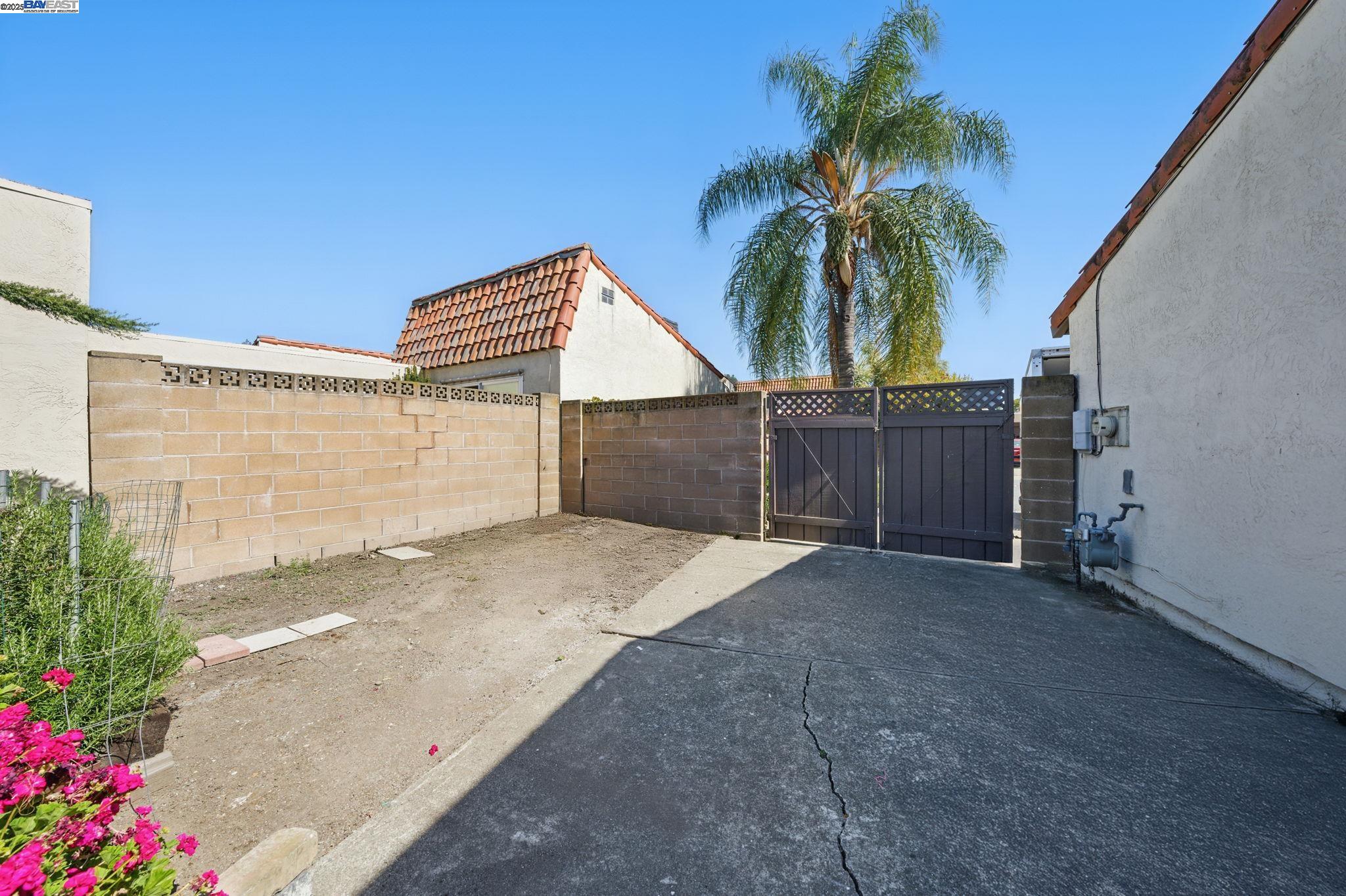 Detail Gallery Image 37 of 45 For 2387 Gomes Rd, Fremont,  CA 94539 - 3 Beds | 2/1 Baths