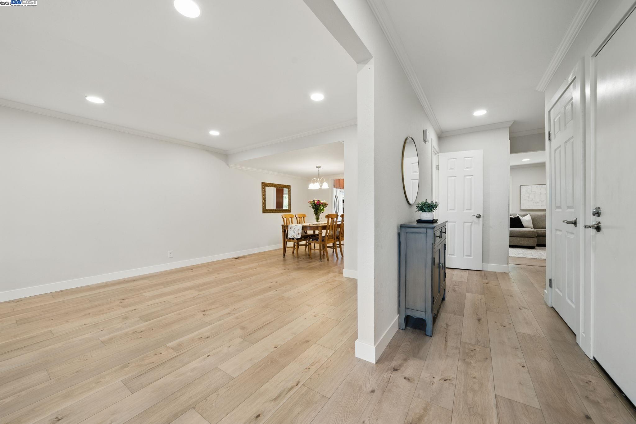 Detail Gallery Image 7 of 45 For 2387 Gomes Rd, Fremont,  CA 94539 - 3 Beds | 2/1 Baths