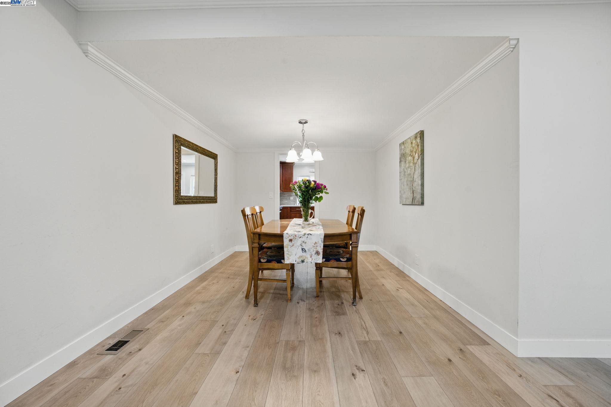 Detail Gallery Image 9 of 45 For 2387 Gomes Rd, Fremont,  CA 94539 - 3 Beds | 2/1 Baths