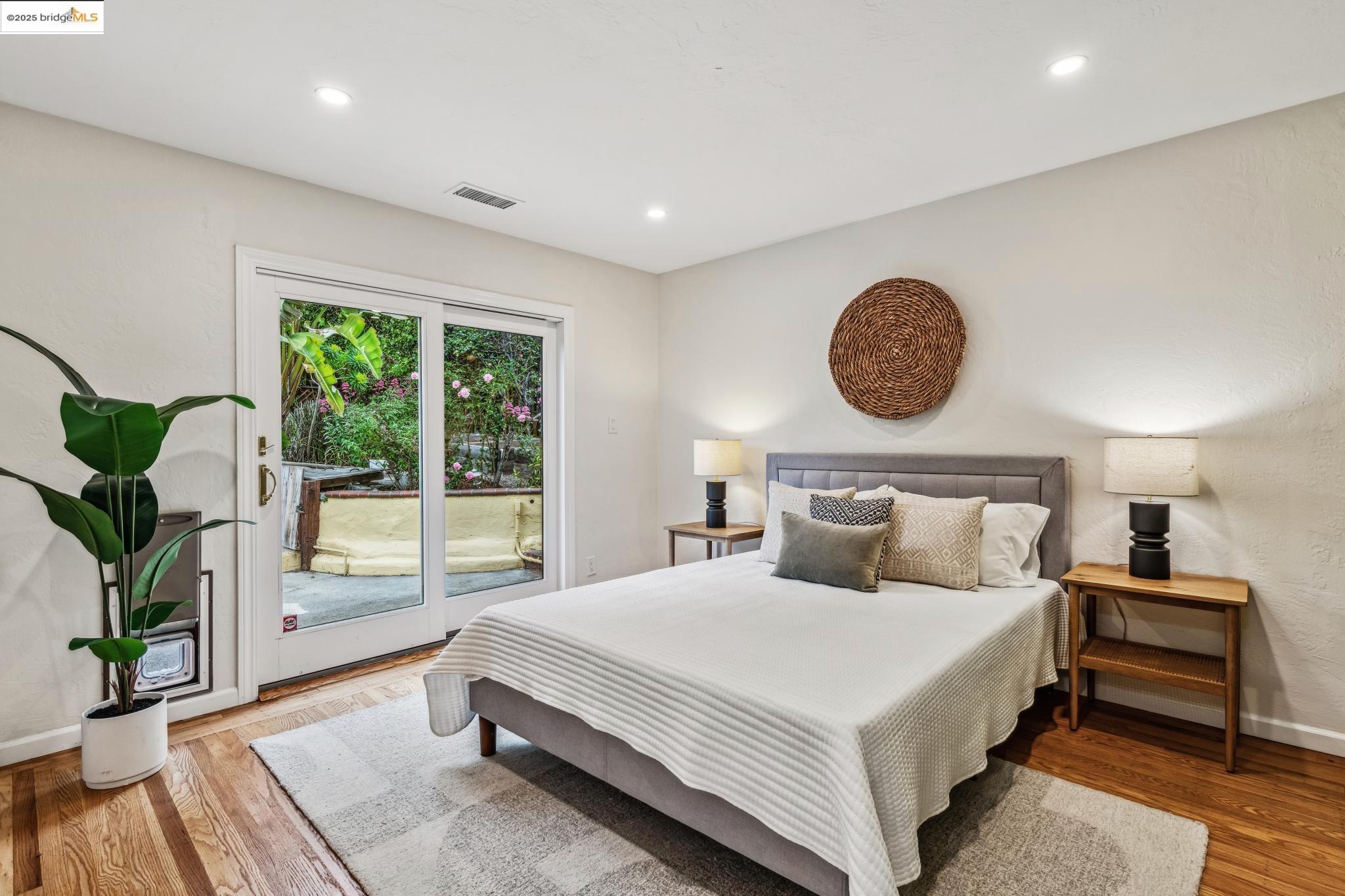 Detail Gallery Image 16 of 52 For 16026 Selborne Dr, San Leandro,  CA 94578 - 3 Beds | 2 Baths