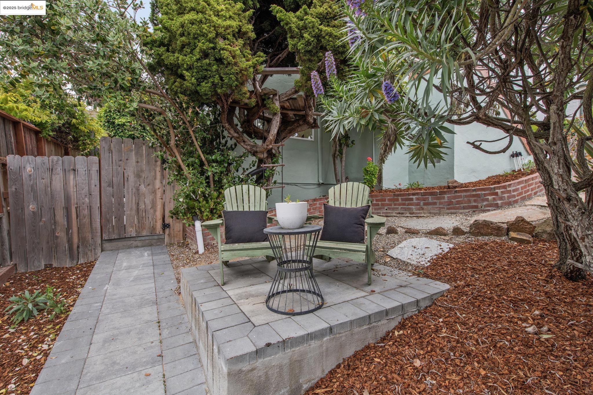 Detail Gallery Image 22 of 52 For 16026 Selborne Dr, San Leandro,  CA 94578 - 3 Beds | 2 Baths