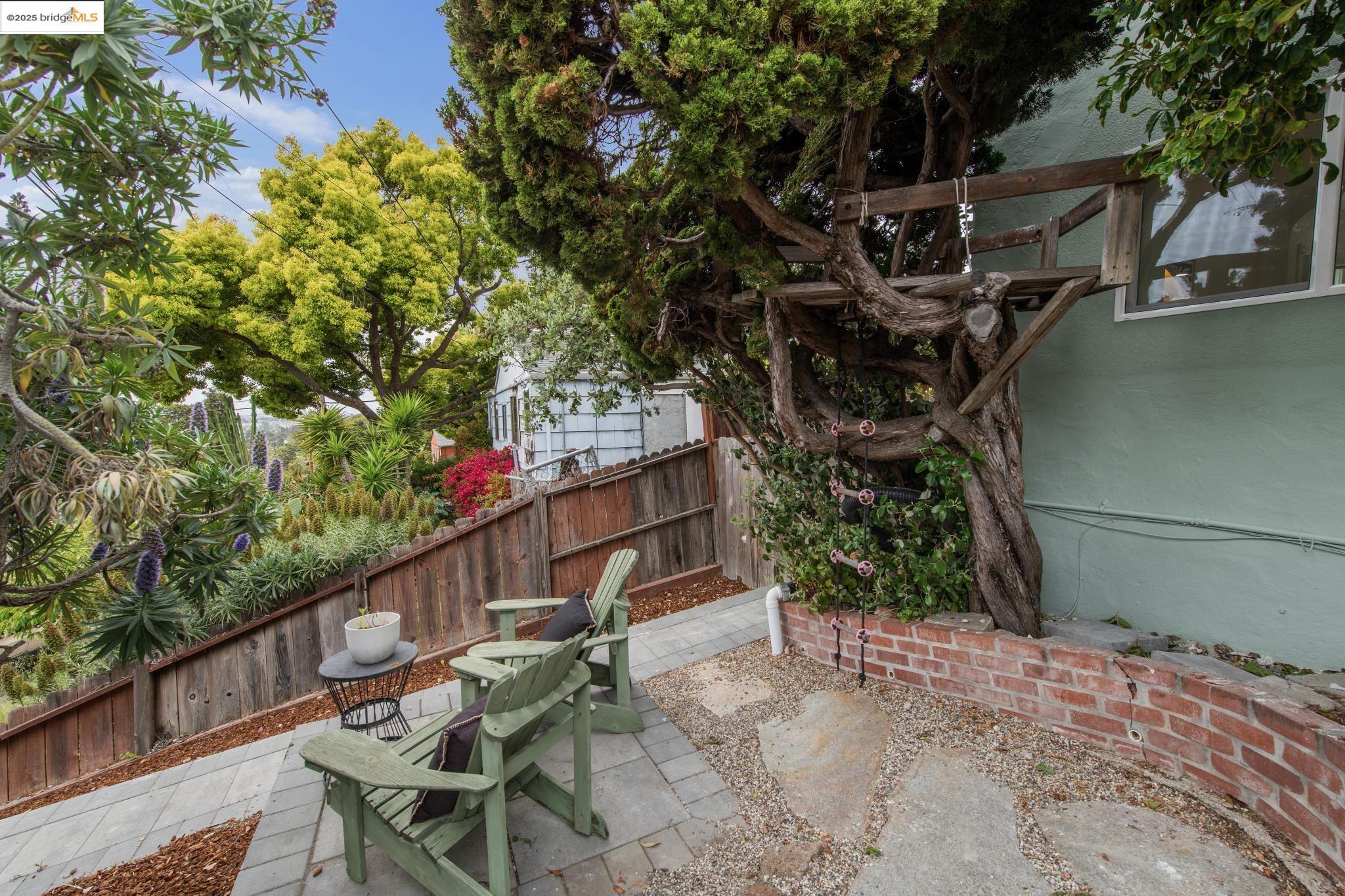 Detail Gallery Image 23 of 52 For 16026 Selborne Dr, San Leandro,  CA 94578 - 3 Beds | 2 Baths