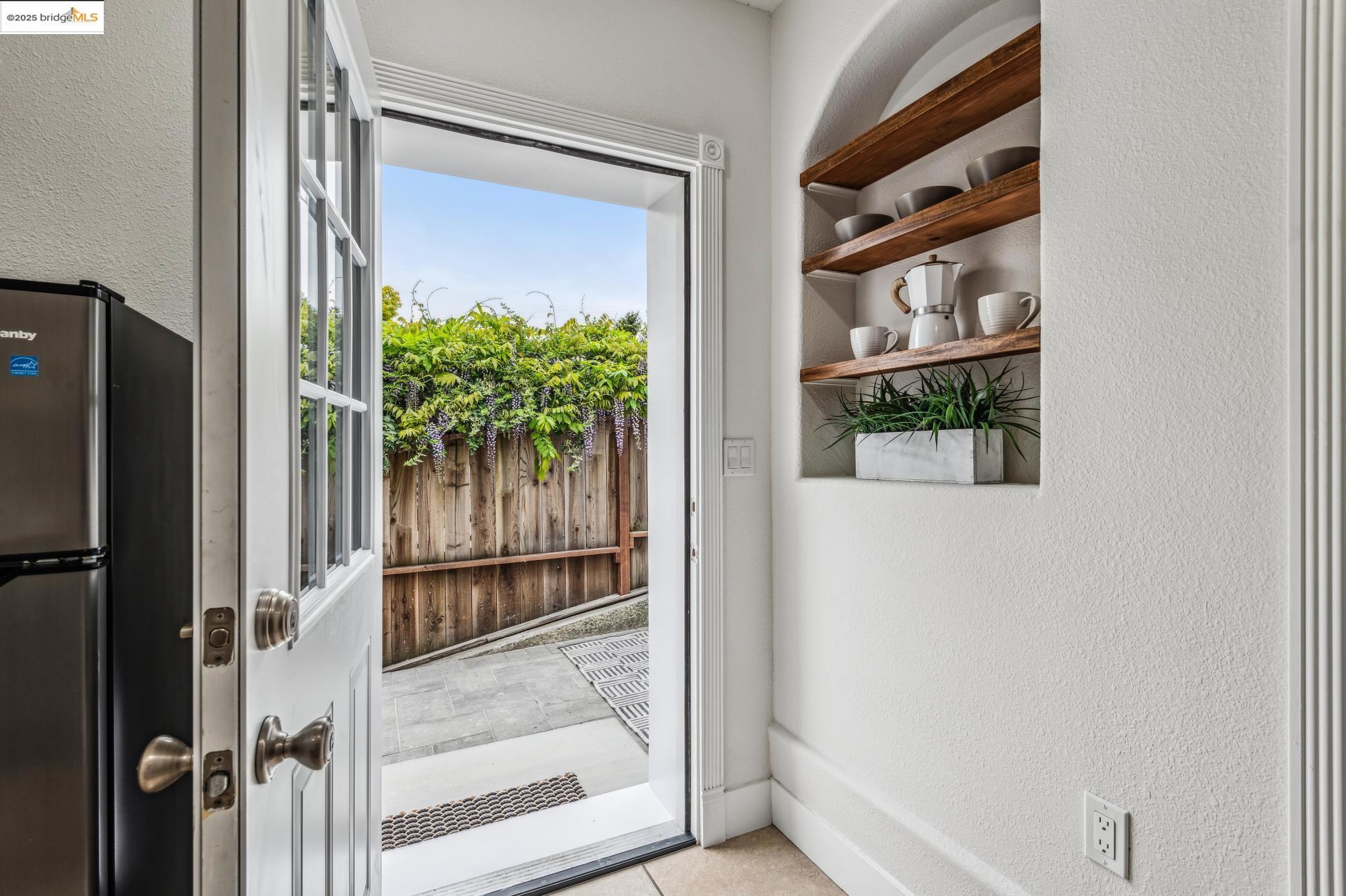 Detail Gallery Image 27 of 52 For 16026 Selborne Dr, San Leandro,  CA 94578 - 3 Beds | 2 Baths