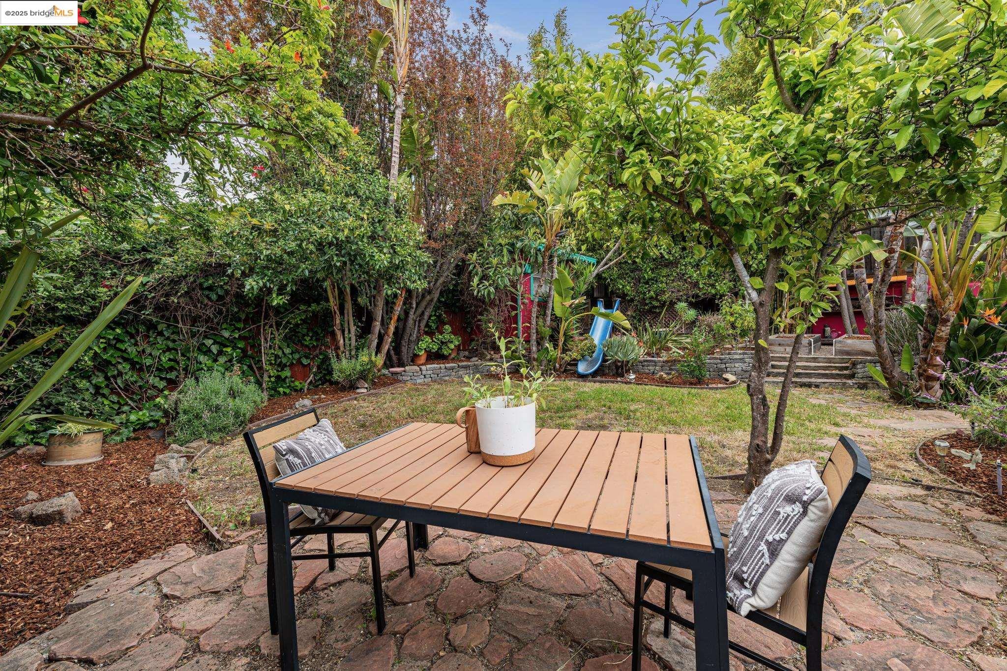 Detail Gallery Image 37 of 52 For 16026 Selborne Dr, San Leandro,  CA 94578 - 3 Beds | 2 Baths
