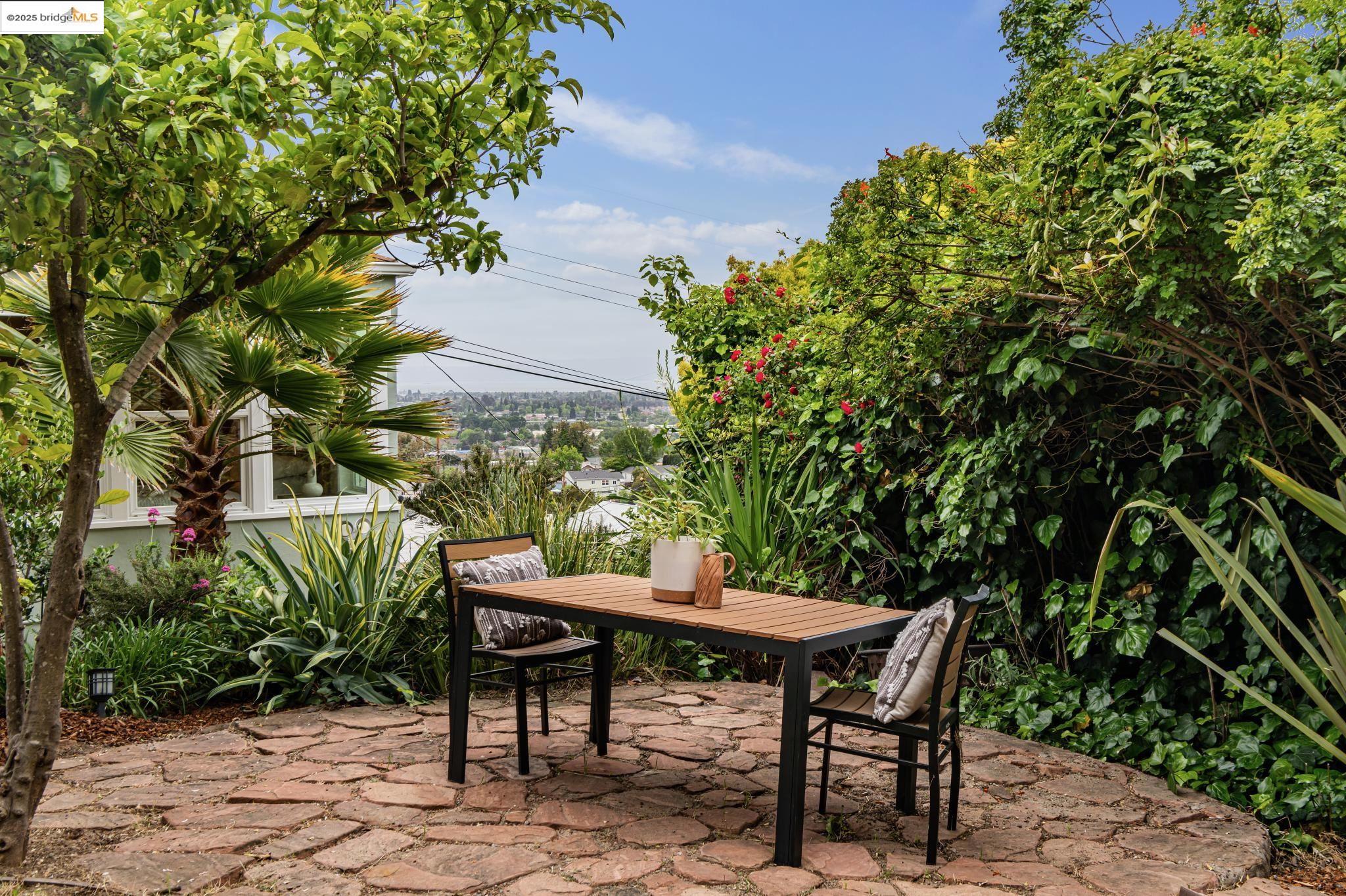 Detail Gallery Image 38 of 52 For 16026 Selborne Dr, San Leandro,  CA 94578 - 3 Beds | 2 Baths
