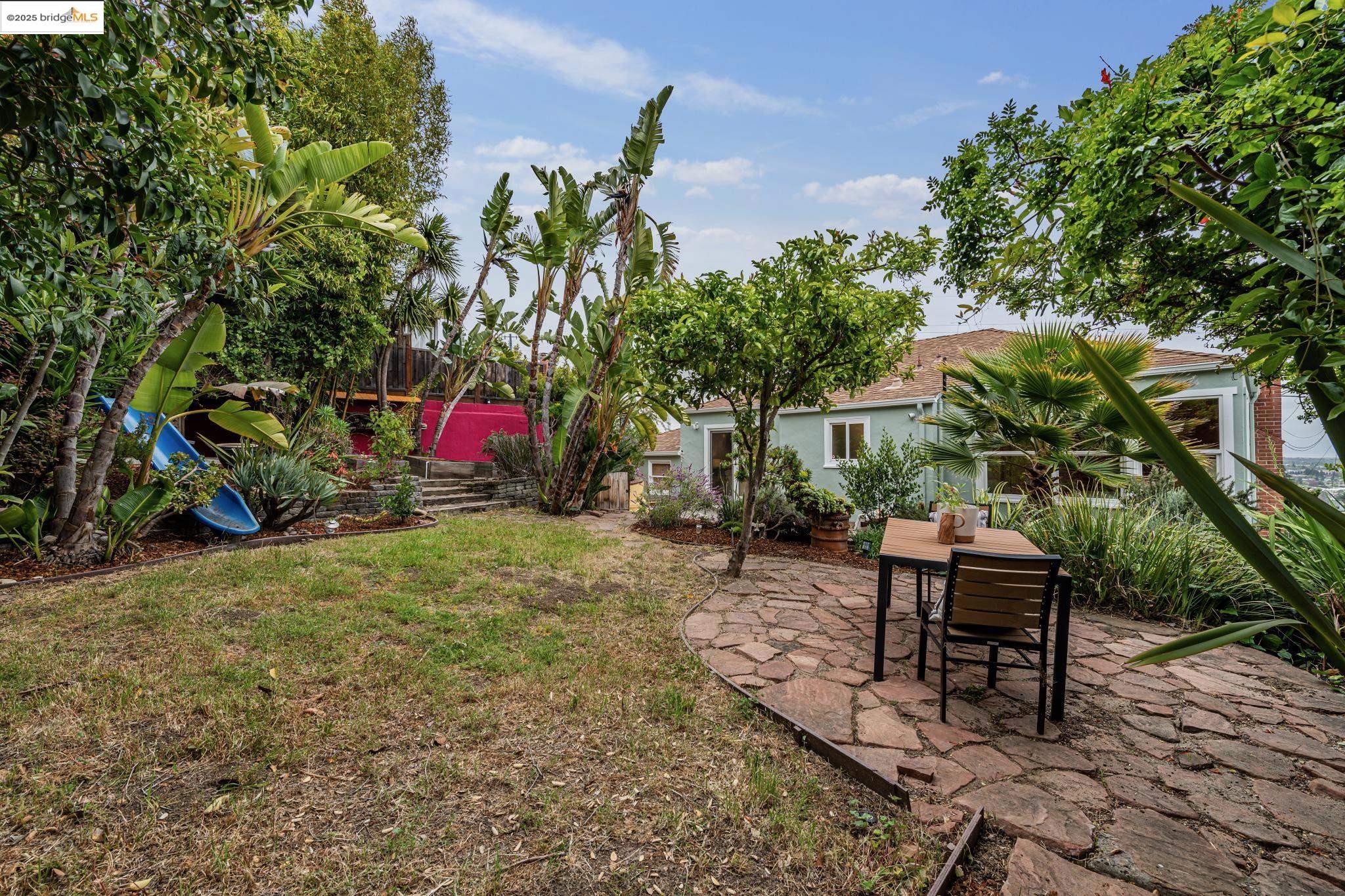 Detail Gallery Image 39 of 52 For 16026 Selborne Dr, San Leandro,  CA 94578 - 3 Beds | 2 Baths