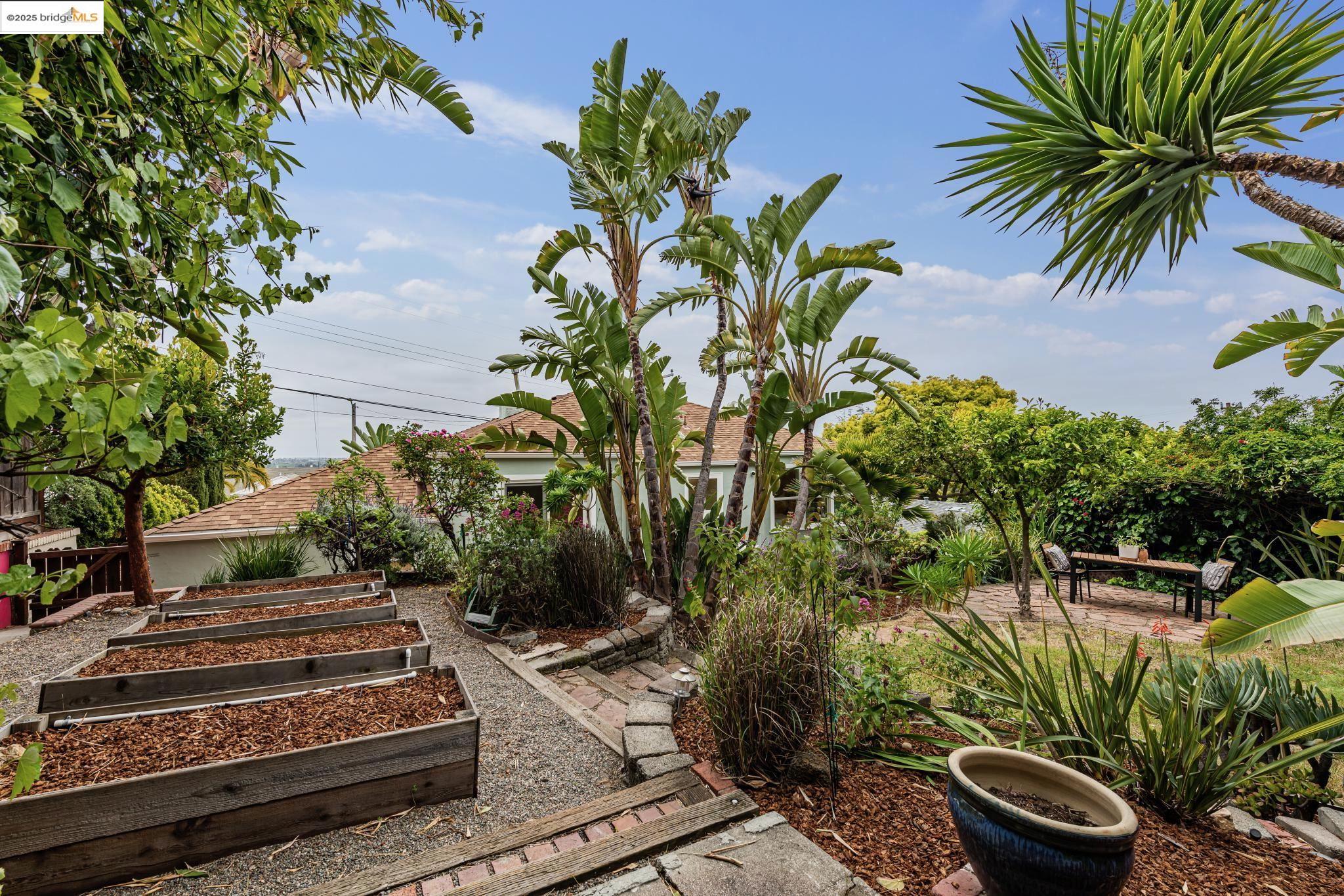 Detail Gallery Image 43 of 52 For 16026 Selborne Dr, San Leandro,  CA 94578 - 3 Beds | 2 Baths