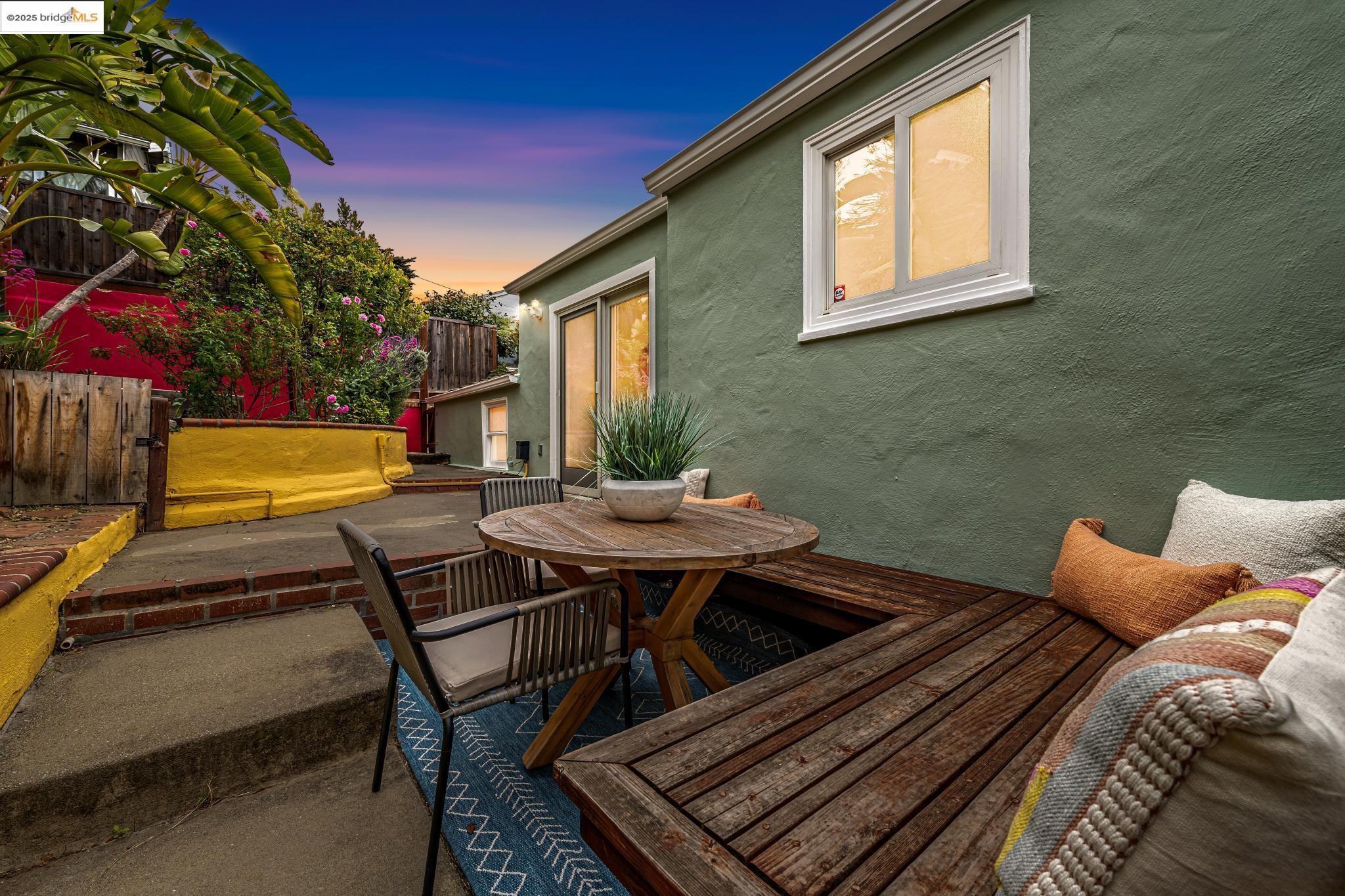 Detail Gallery Image 50 of 52 For 16026 Selborne Dr, San Leandro,  CA 94578 - 3 Beds | 2 Baths