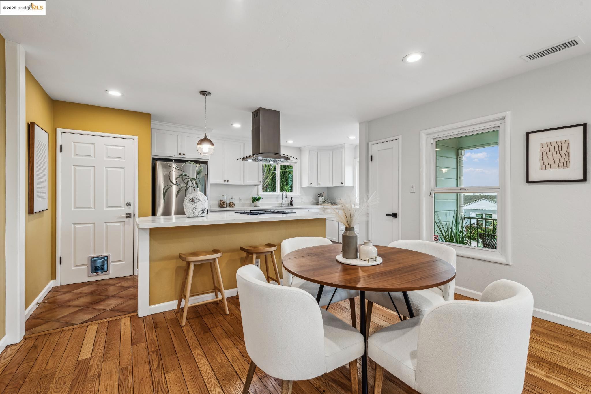 Detail Gallery Image 10 of 52 For 16026 Selborne Dr, San Leandro,  CA 94578 - 3 Beds | 2 Baths