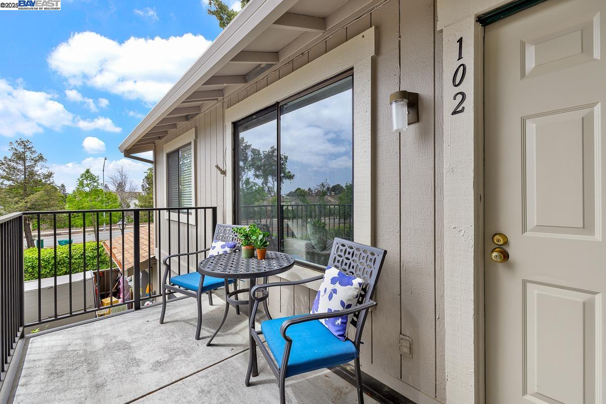 More Details about MLS # 41094937 : 102 CAMINO PLZ