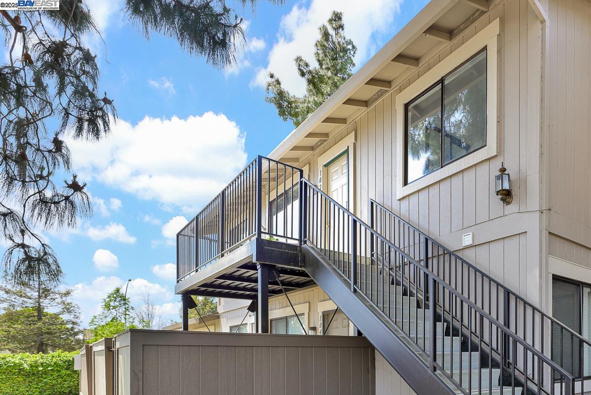 Detail Gallery Image 2 of 26 For 102 Camino Plz, Union City,  CA 94587 - 2 Beds | 1 Baths