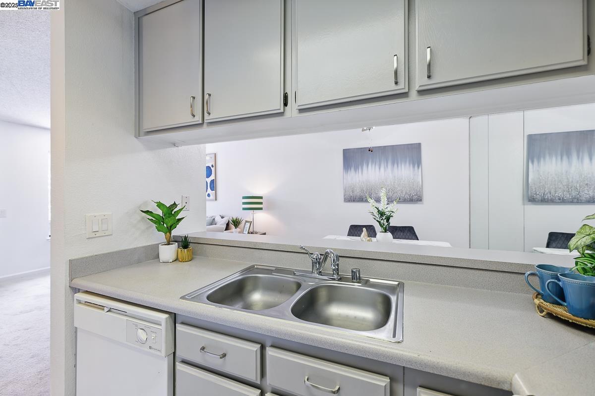 Detail Gallery Image 14 of 26 For 102 Camino Plz, Union City,  CA 94587 - 2 Beds | 1 Baths