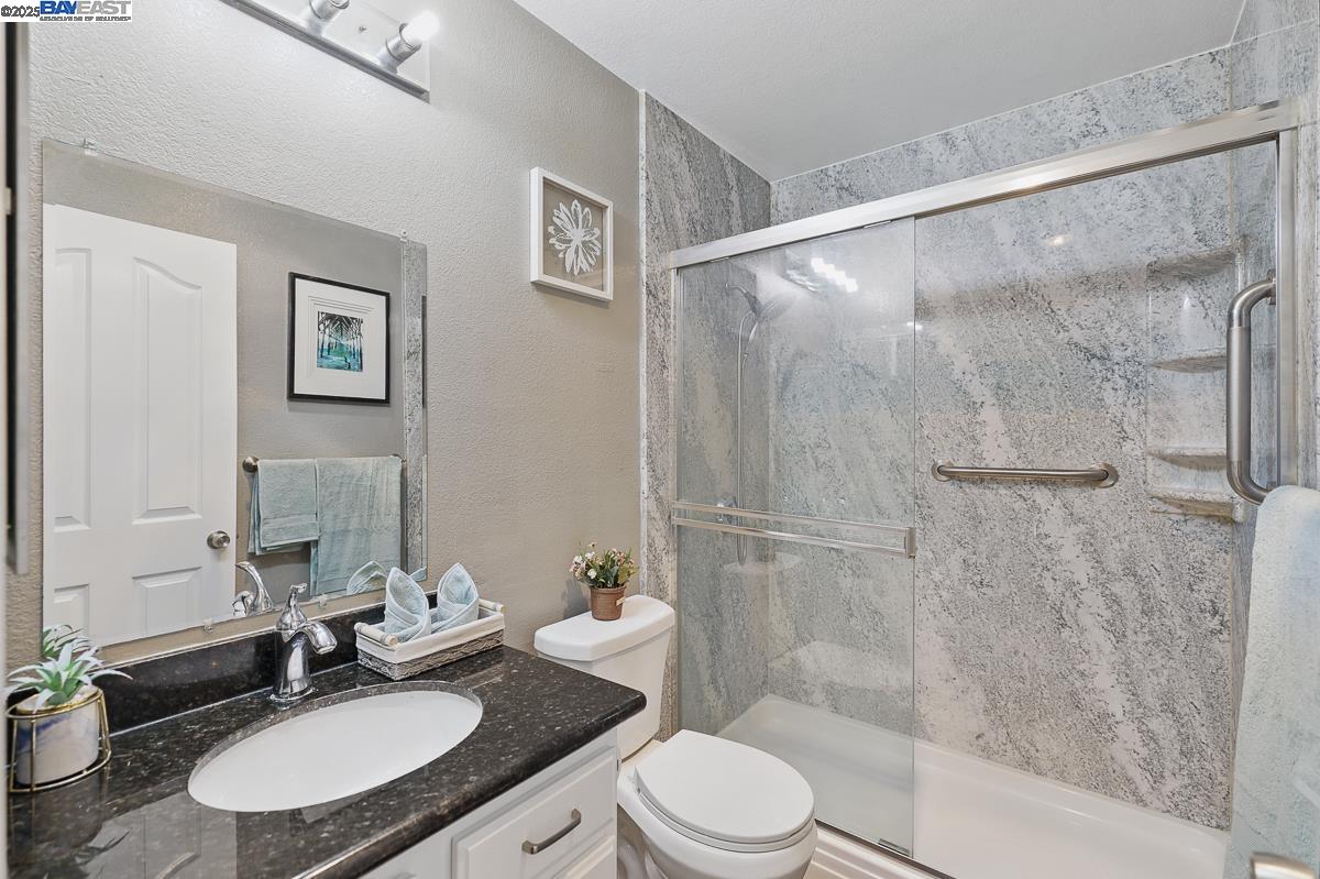 Detail Gallery Image 17 of 26 For 102 Camino Plz, Union City,  CA 94587 - 2 Beds | 1 Baths