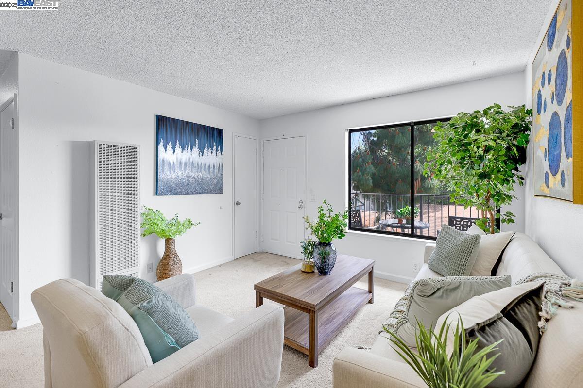 Detail Gallery Image 7 of 26 For 102 Camino Plz, Union City,  CA 94587 - 2 Beds | 1 Baths