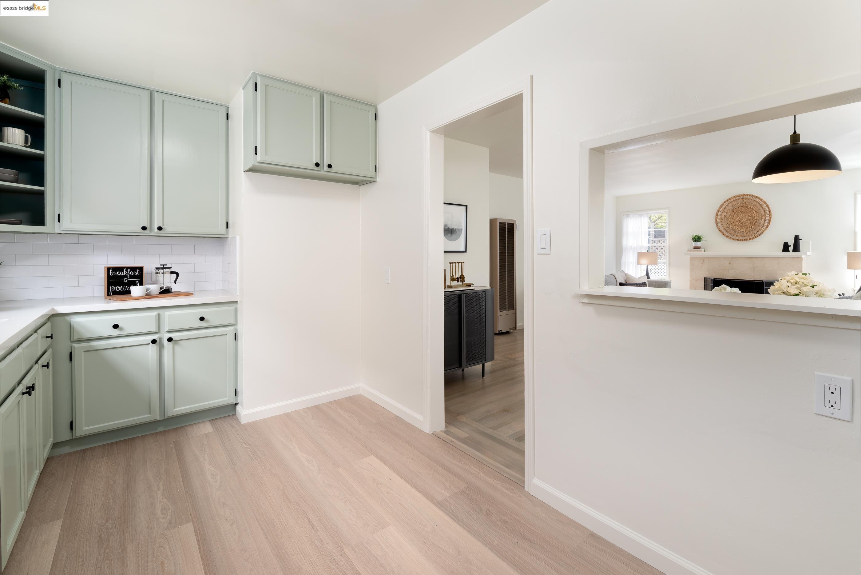 Detail Gallery Image 10 of 30 For 2189 Ralmar Ave, East Palo Alto,  CA 94303 - 2 Beds | 1 Baths