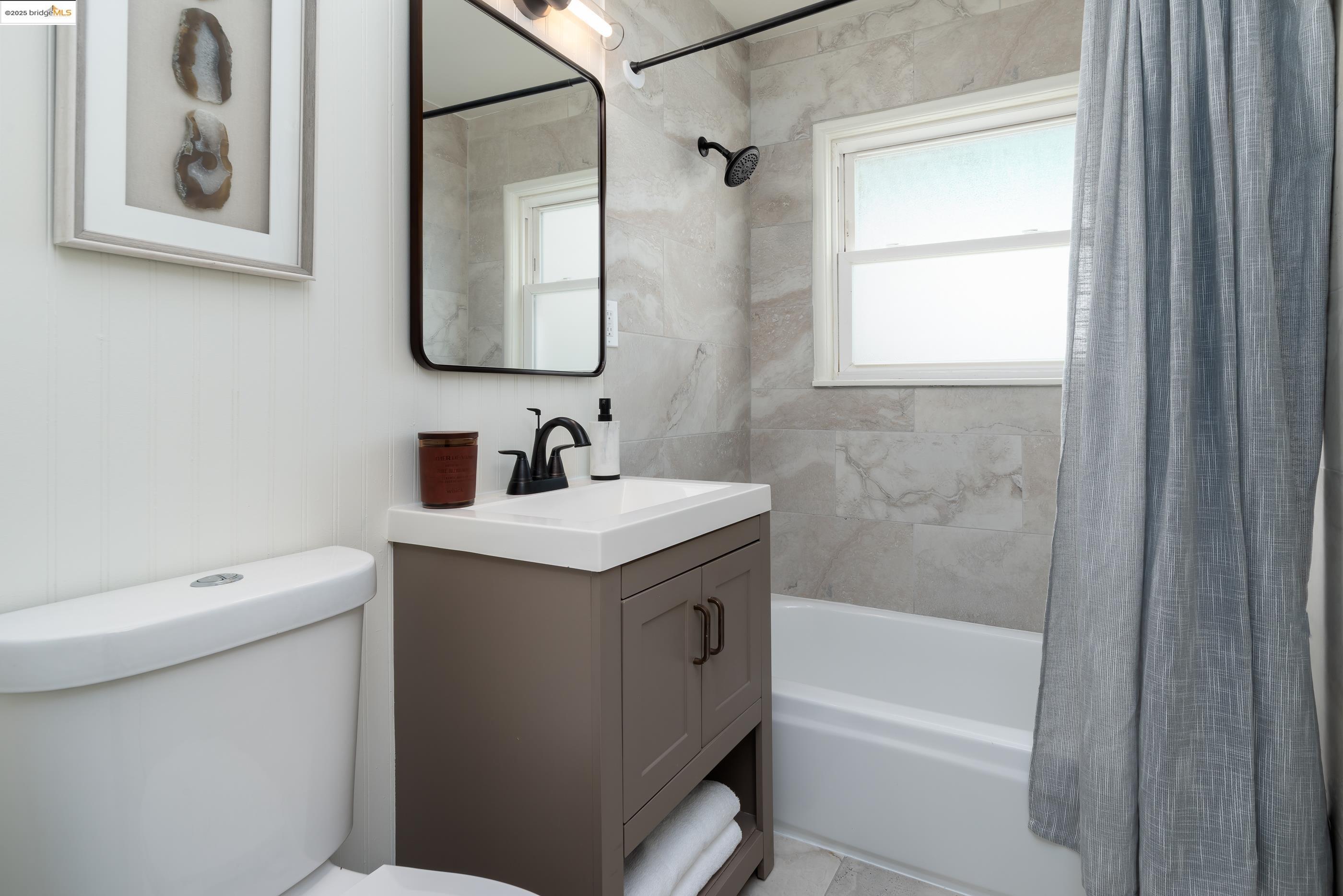 Detail Gallery Image 18 of 30 For 2189 Ralmar Ave, East Palo Alto,  CA 94303 - 2 Beds | 1 Baths