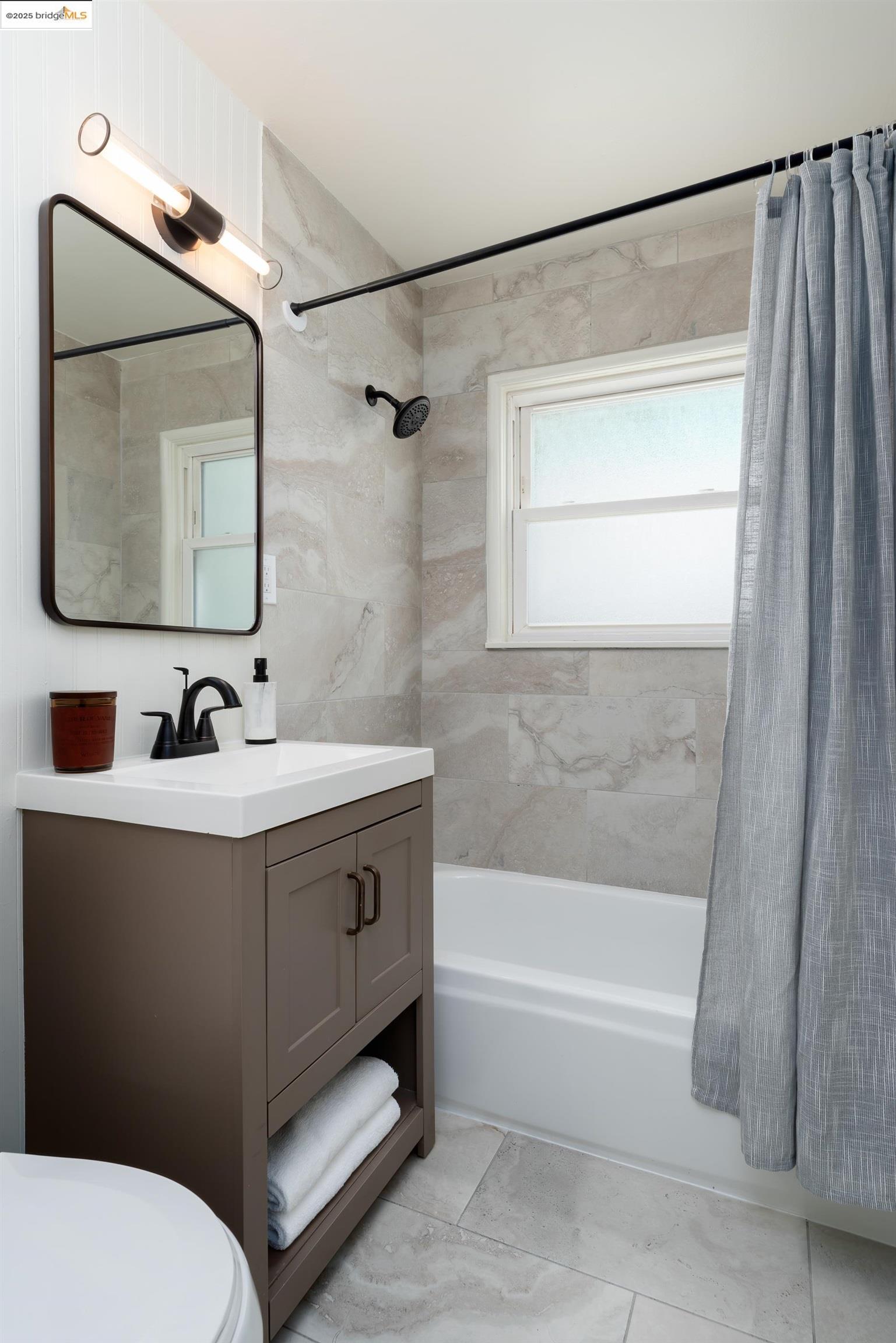Detail Gallery Image 19 of 30 For 2189 Ralmar Ave, East Palo Alto,  CA 94303 - 2 Beds | 1 Baths