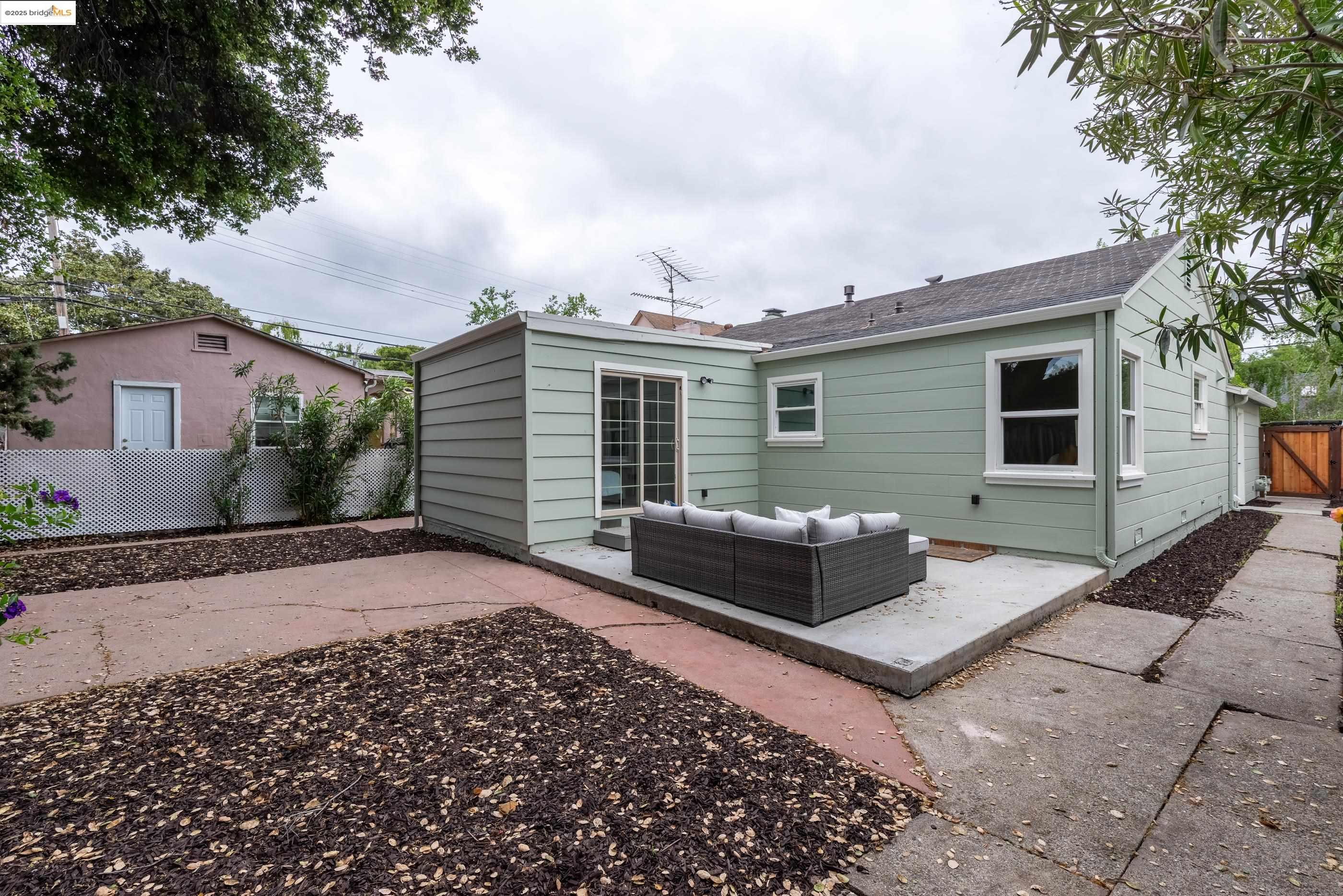 Detail Gallery Image 28 of 30 For 2189 Ralmar Ave, East Palo Alto,  CA 94303 - 2 Beds | 1 Baths