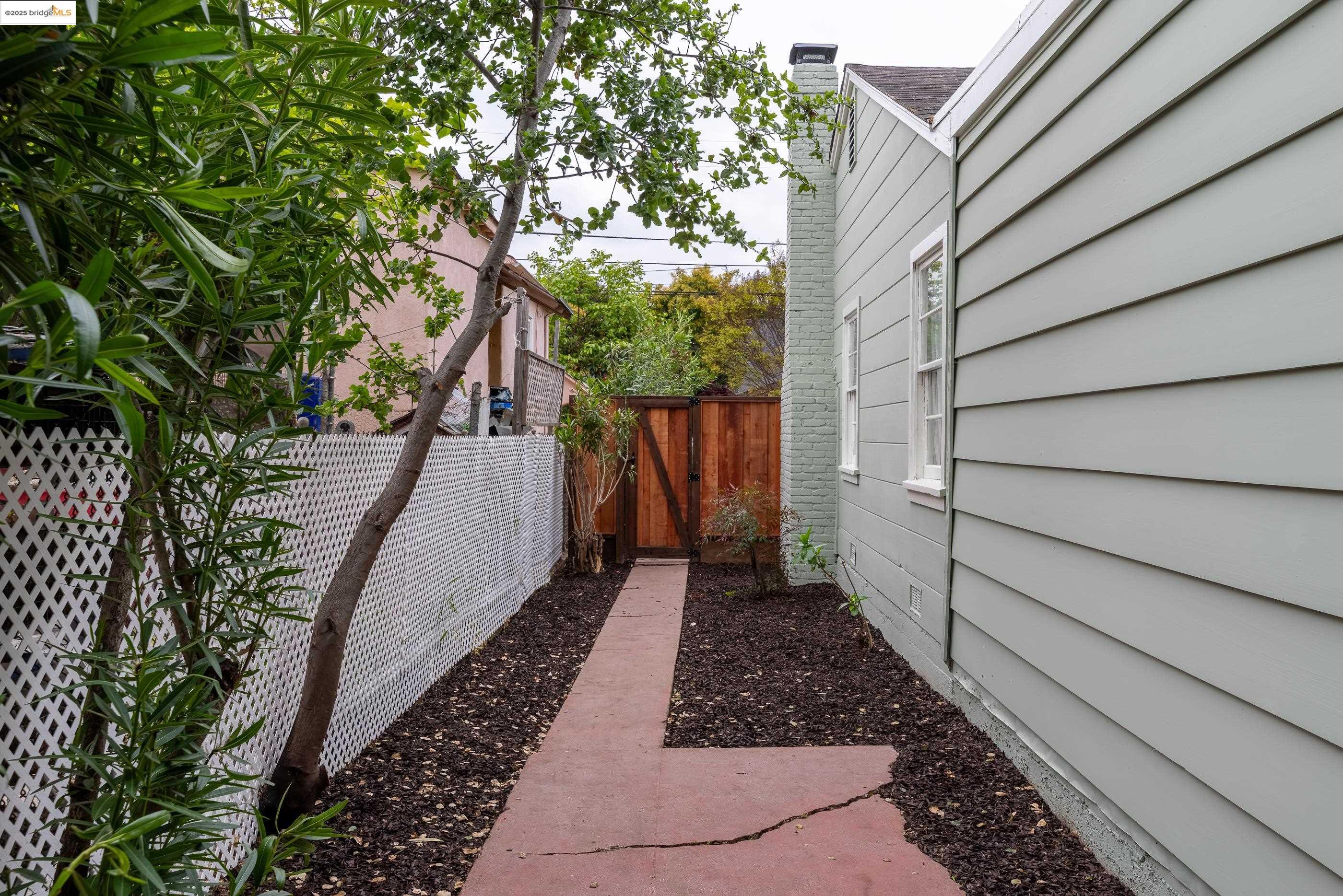 Detail Gallery Image 30 of 30 For 2189 Ralmar Ave, East Palo Alto,  CA 94303 - 2 Beds | 1 Baths