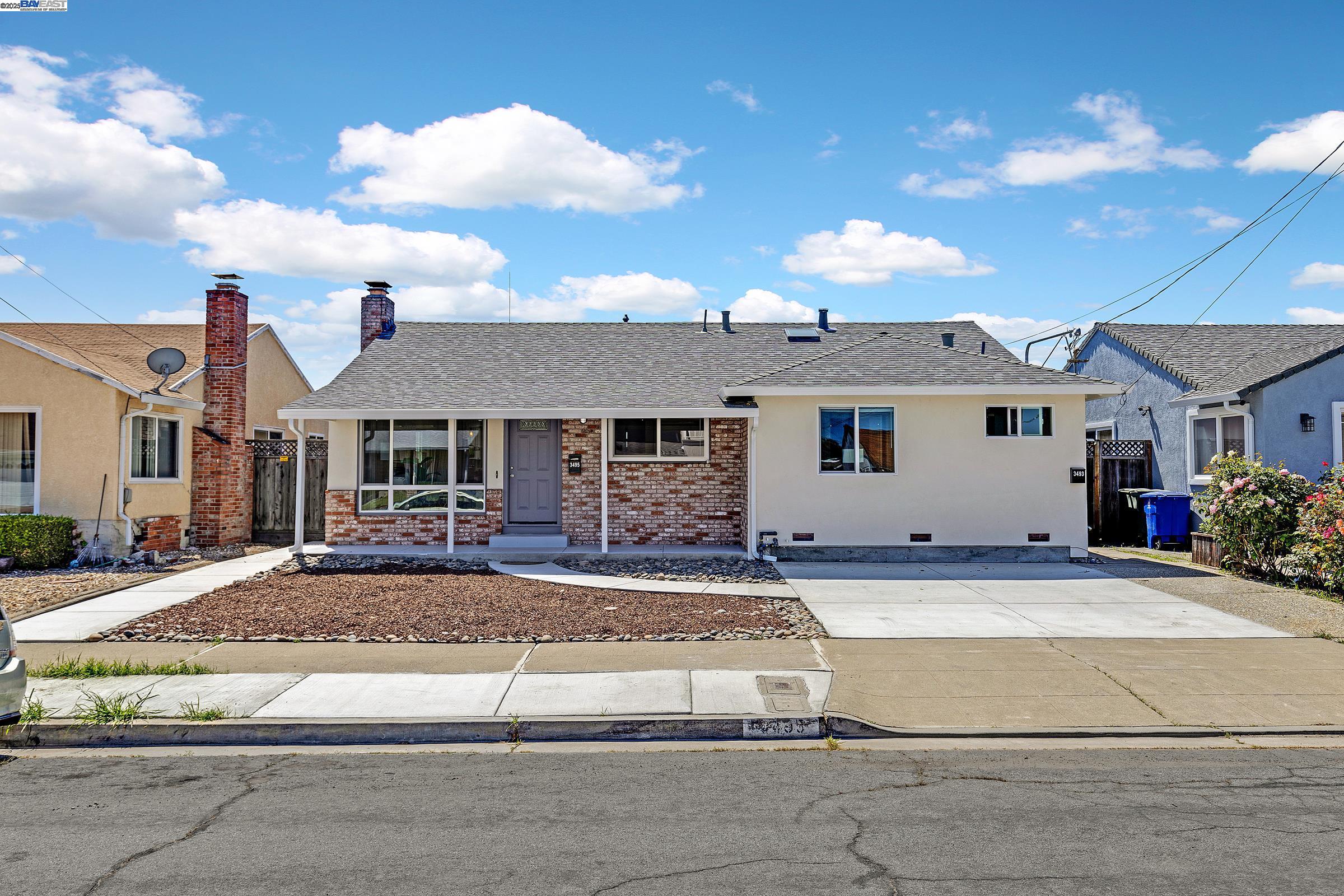 Detail Gallery Image 1 of 1 For 3495 Carrillo Dr, San Leandro,  CA 94578 - 3 Beds | 2 Baths