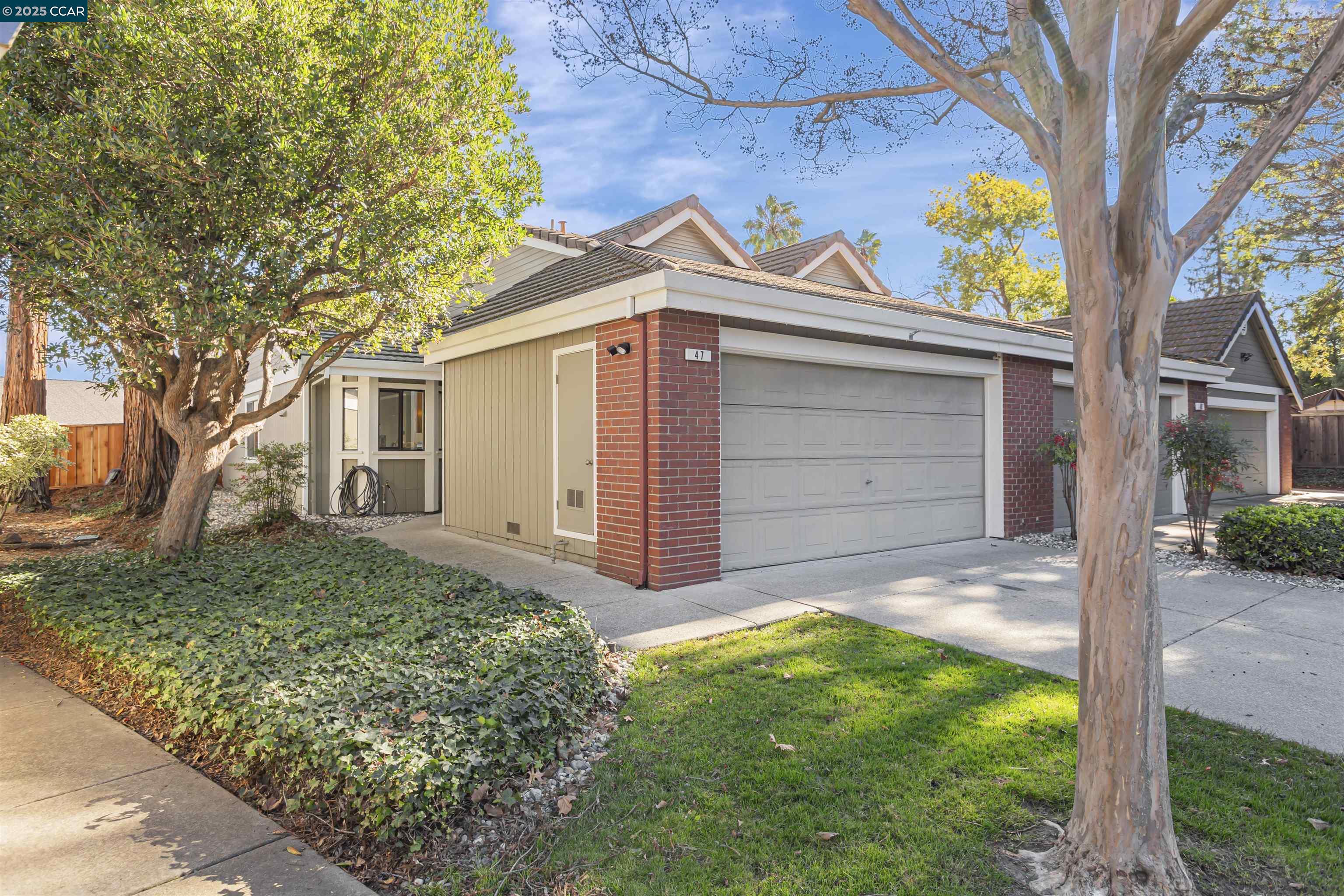 More Details about MLS # 41094952 : 47 GLEN VALLEY CIR