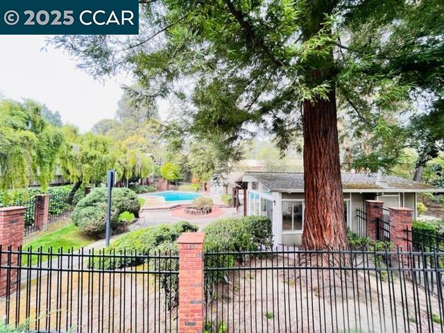 Detail Gallery Image 27 of 31 For 394 Ilo Ln #703,  Danville,  CA 94526 - 2 Beds | 1/1 Baths